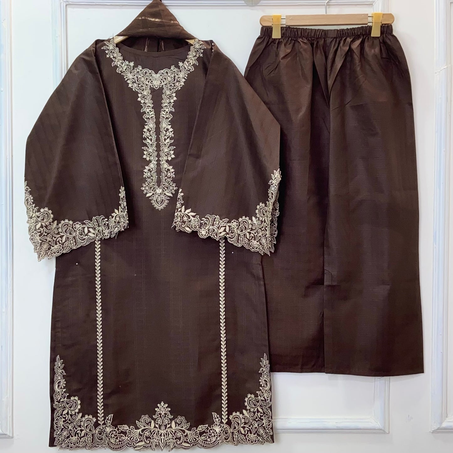 Rich Cutwork Embroidered 3PC (Premium Cotton) D-375