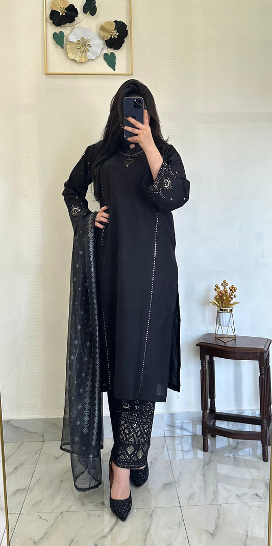 Guluna Formals Black | 3PC Lawn Cotton D-572
