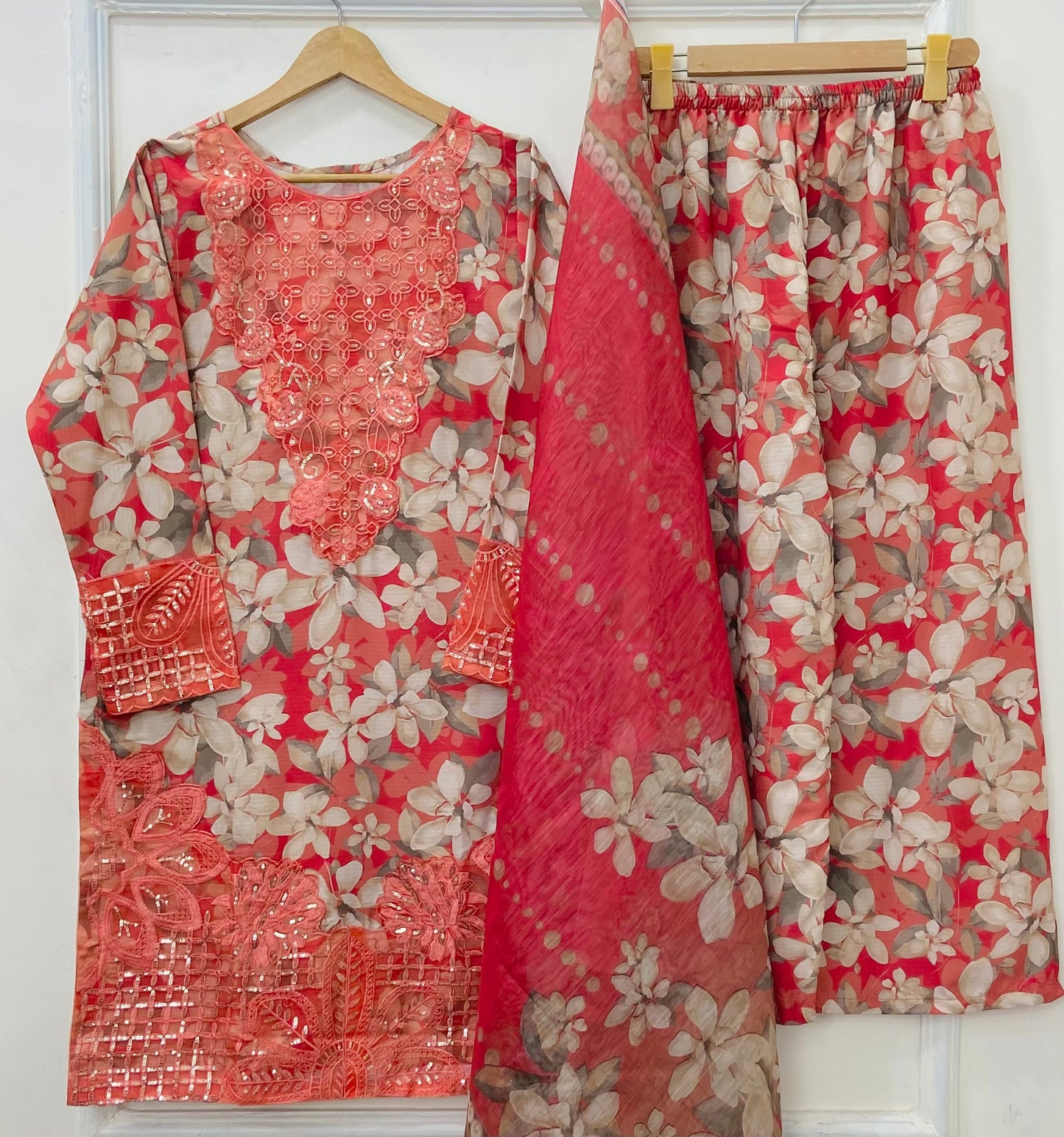 Titli Embroidered 3PC (Bana Dora Silk) D-414