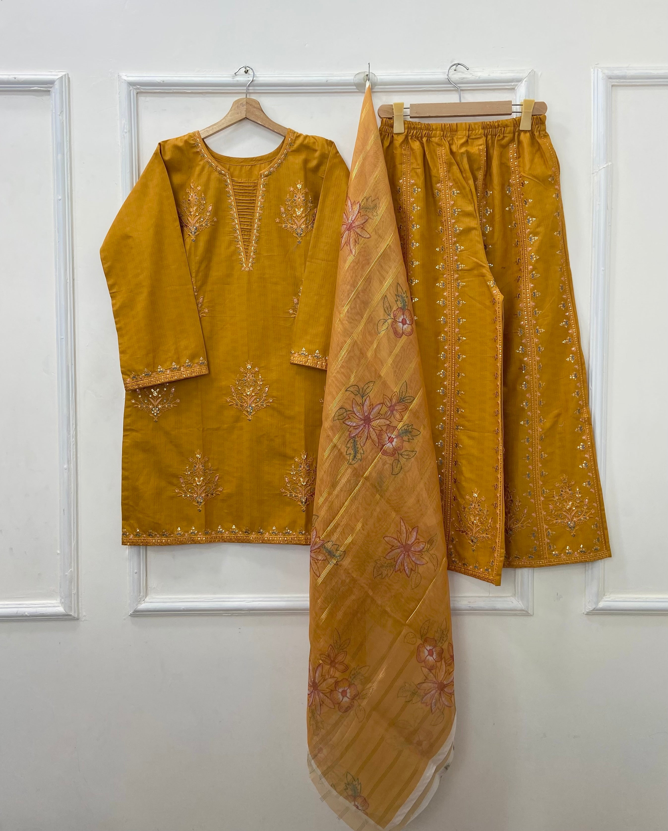 Heavily Eid Embroidered 3PC (Premium Cotton) D-451