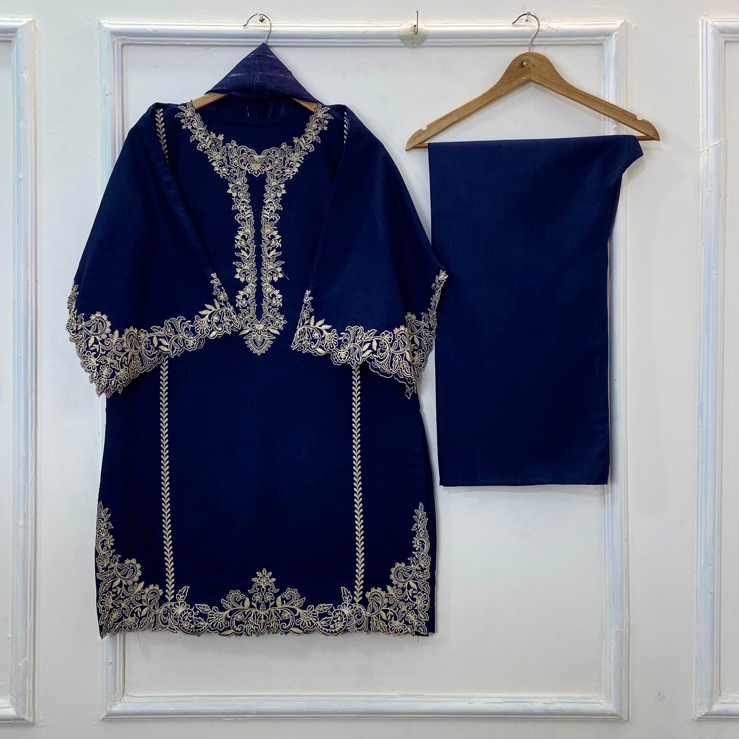 Front Back Cutwork Embroidered 3PC (Khaddar) D-327