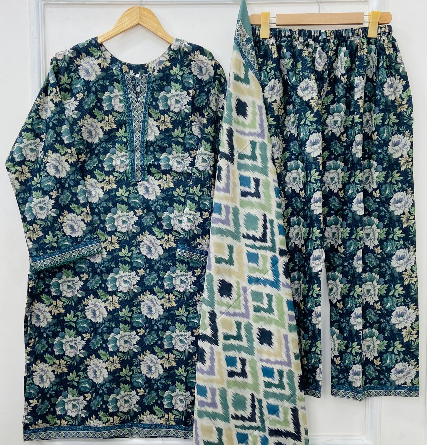 Binsaeed Edit: 3PC (Lawn) D-404