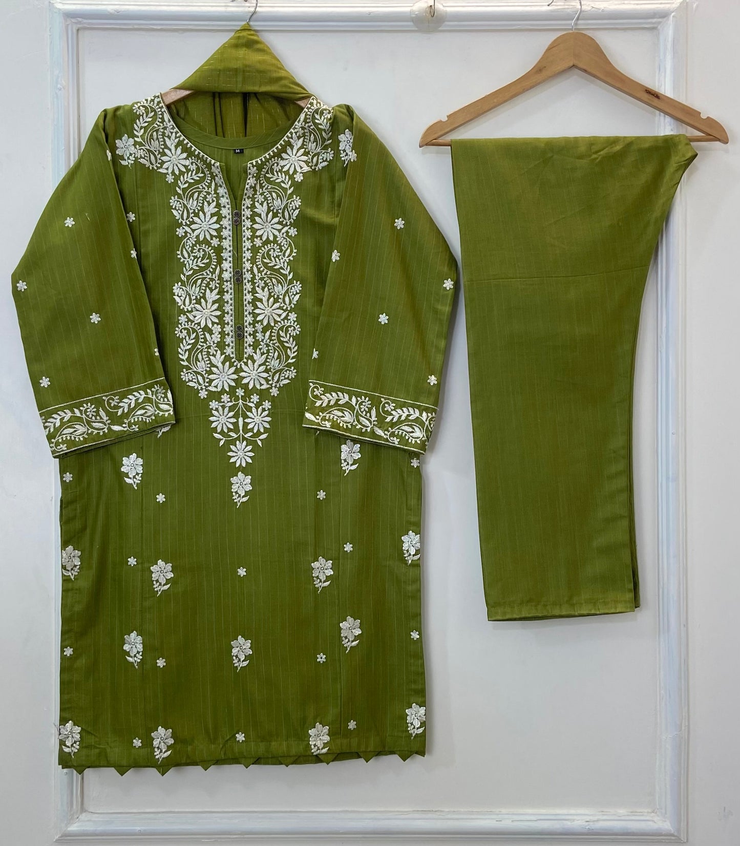 Embroidered Glamour 3PC (Khaddar) D-253