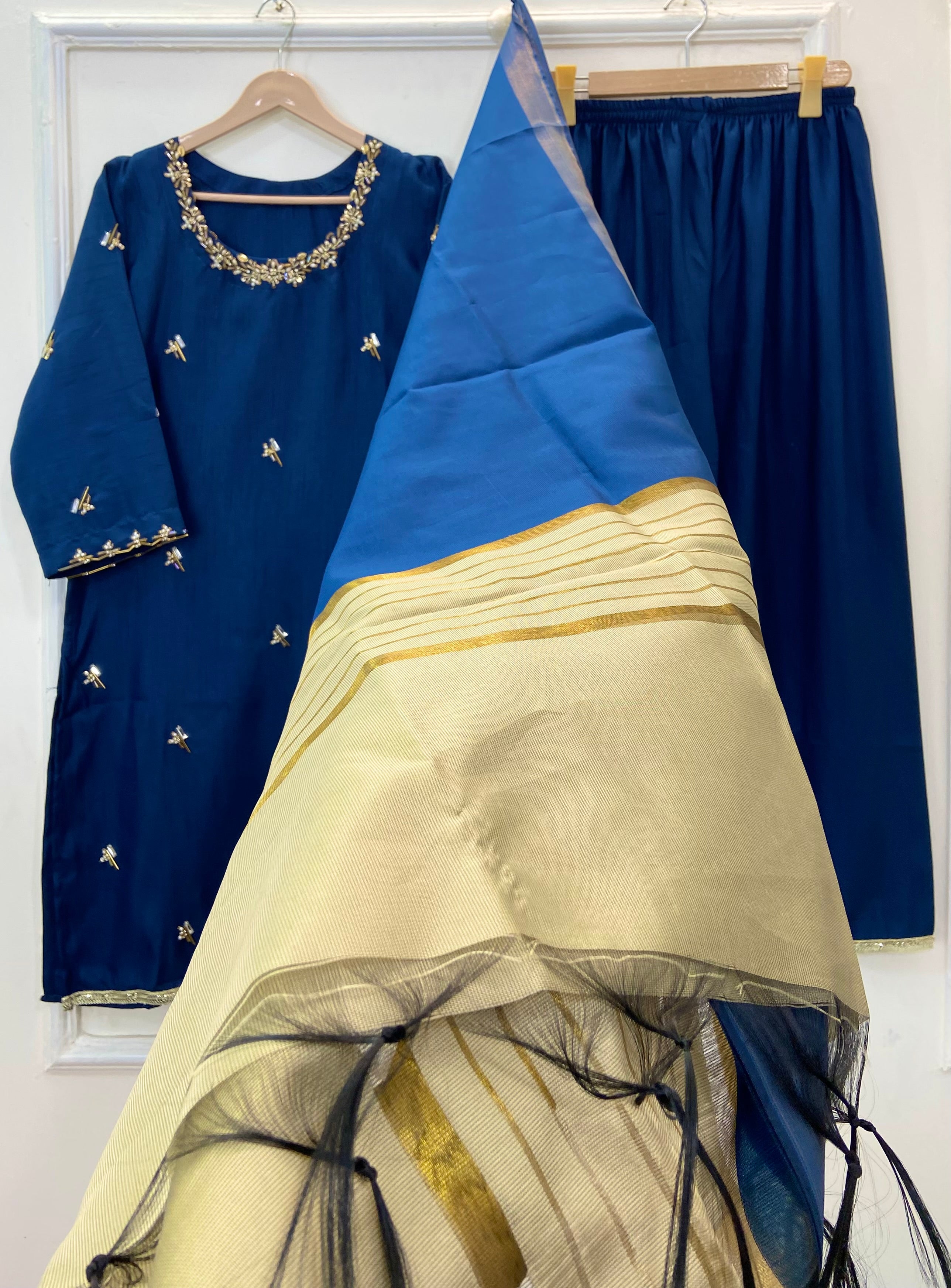 Royale Handcrafted Series: 3PC (Raw Silk) D-250