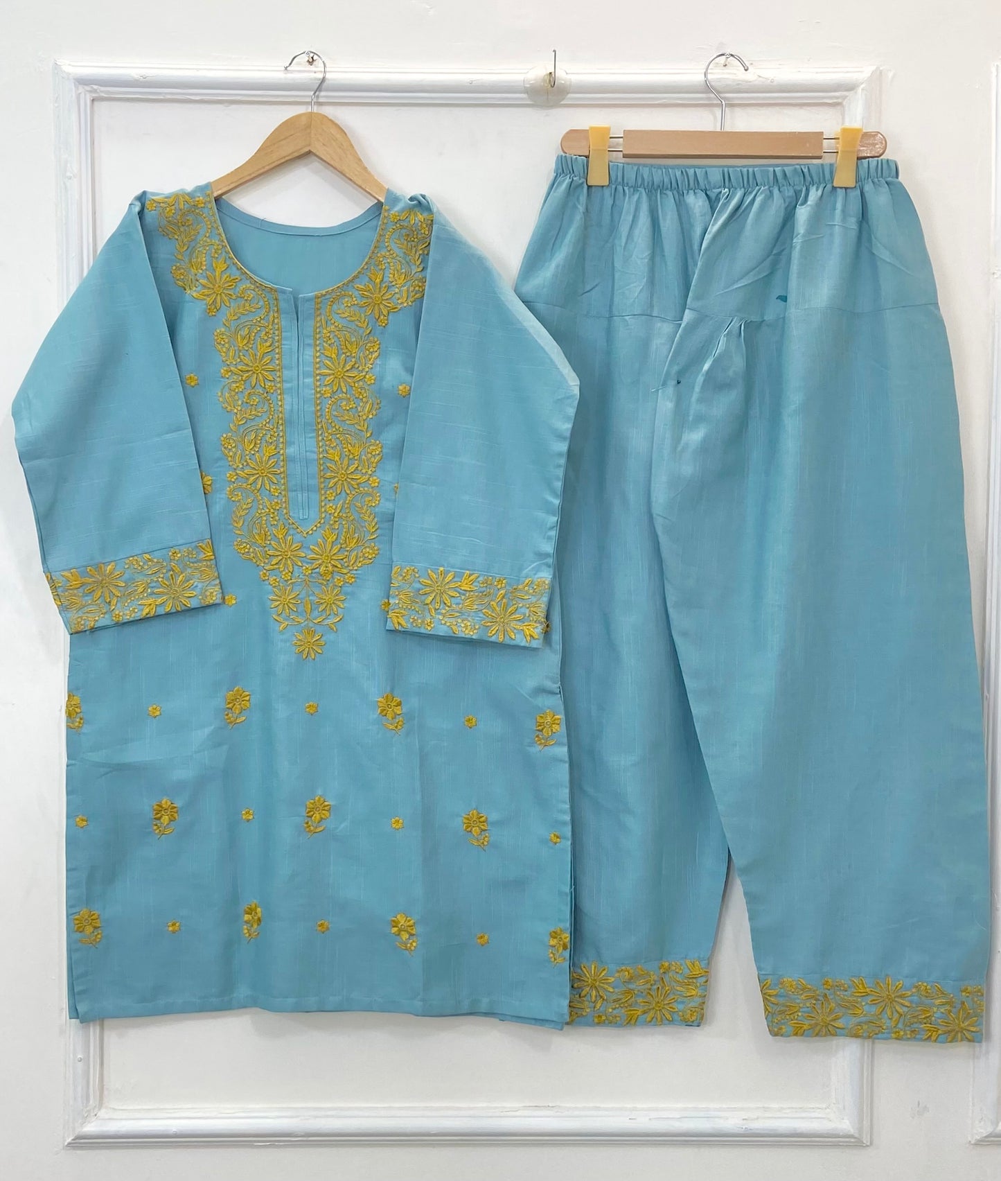 Trendy Embroidered Farshi Shalwar 2PC (Khaddar) D-235