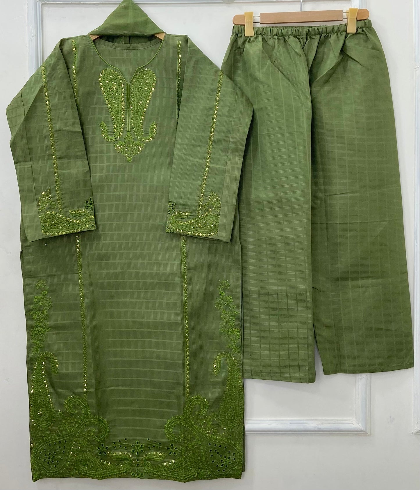 Eid Edit: Embroidered 3PC (Premium Cotton) D-452