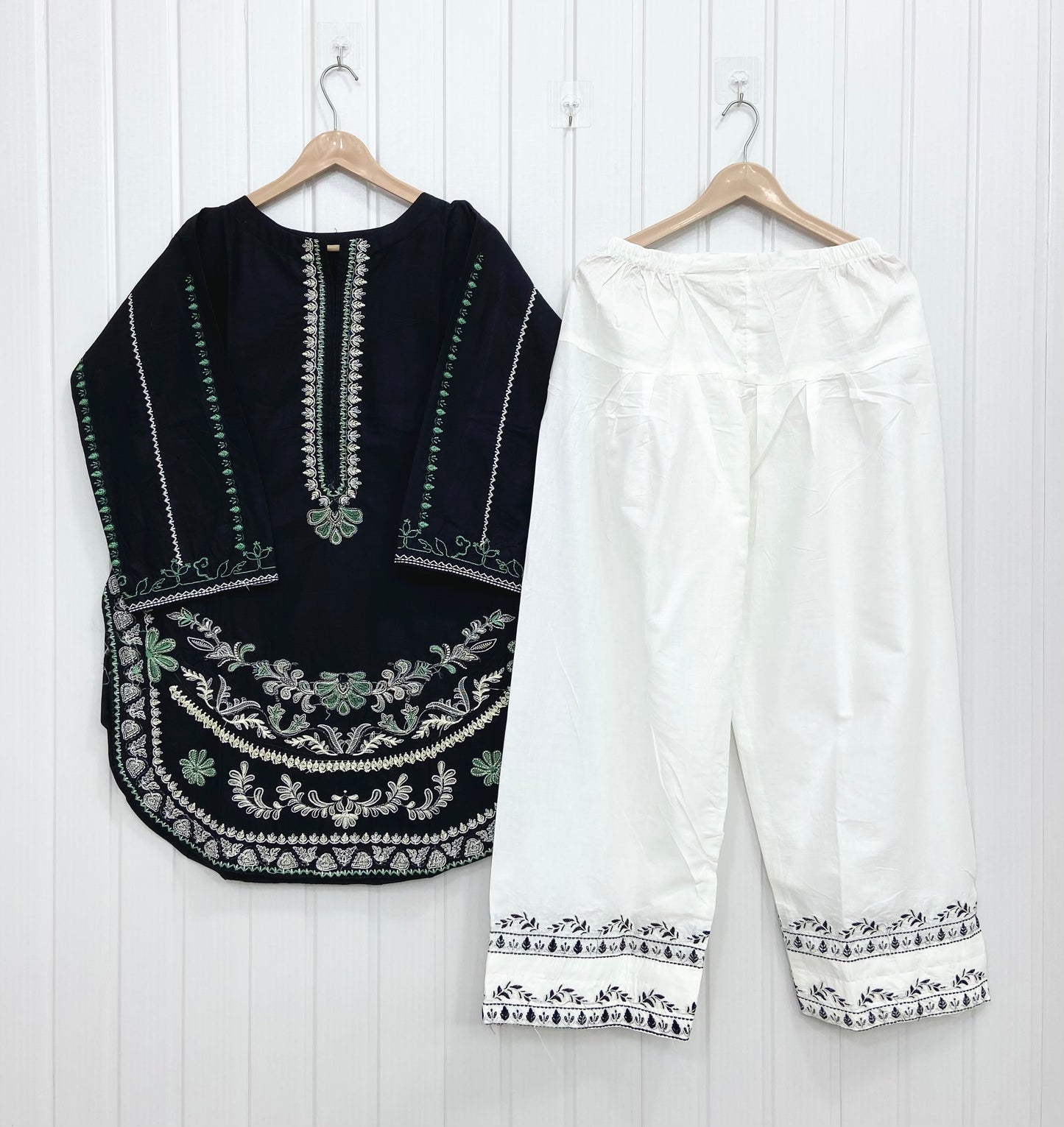 Article no: D-715 Premium Cotton Lawn 2| piece