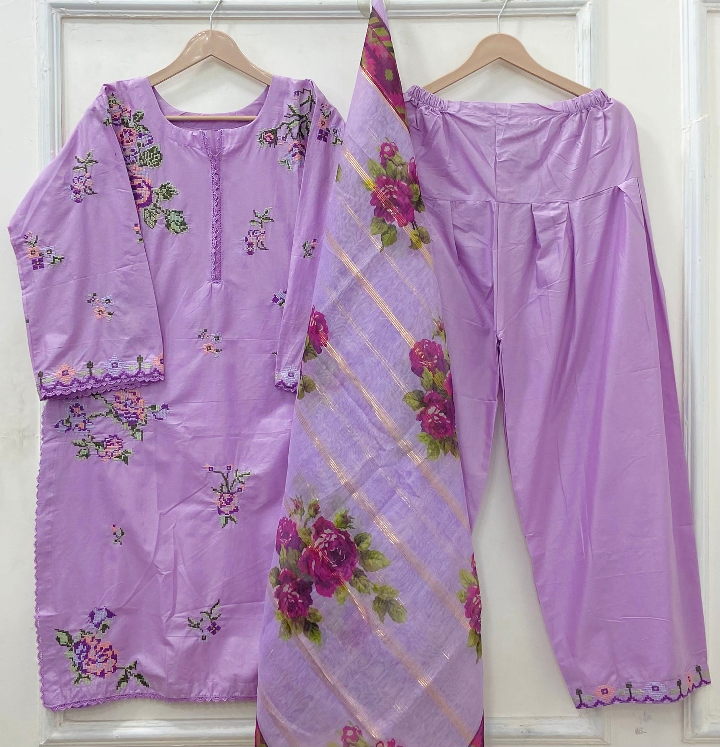 Embroidered Farshi | 3PC Cotton Lawn D-597