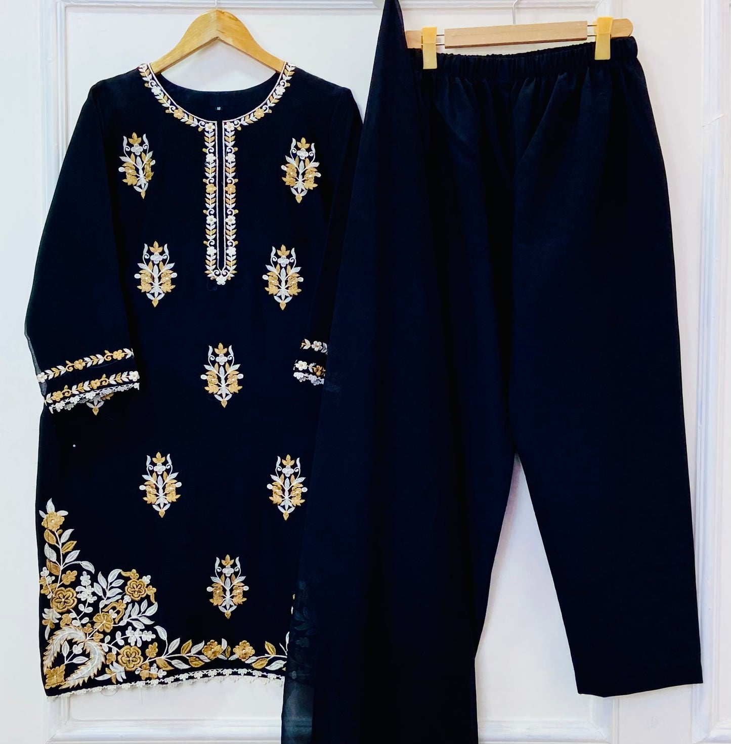 Laali Embroidered 3PC (Chiffon) D-390