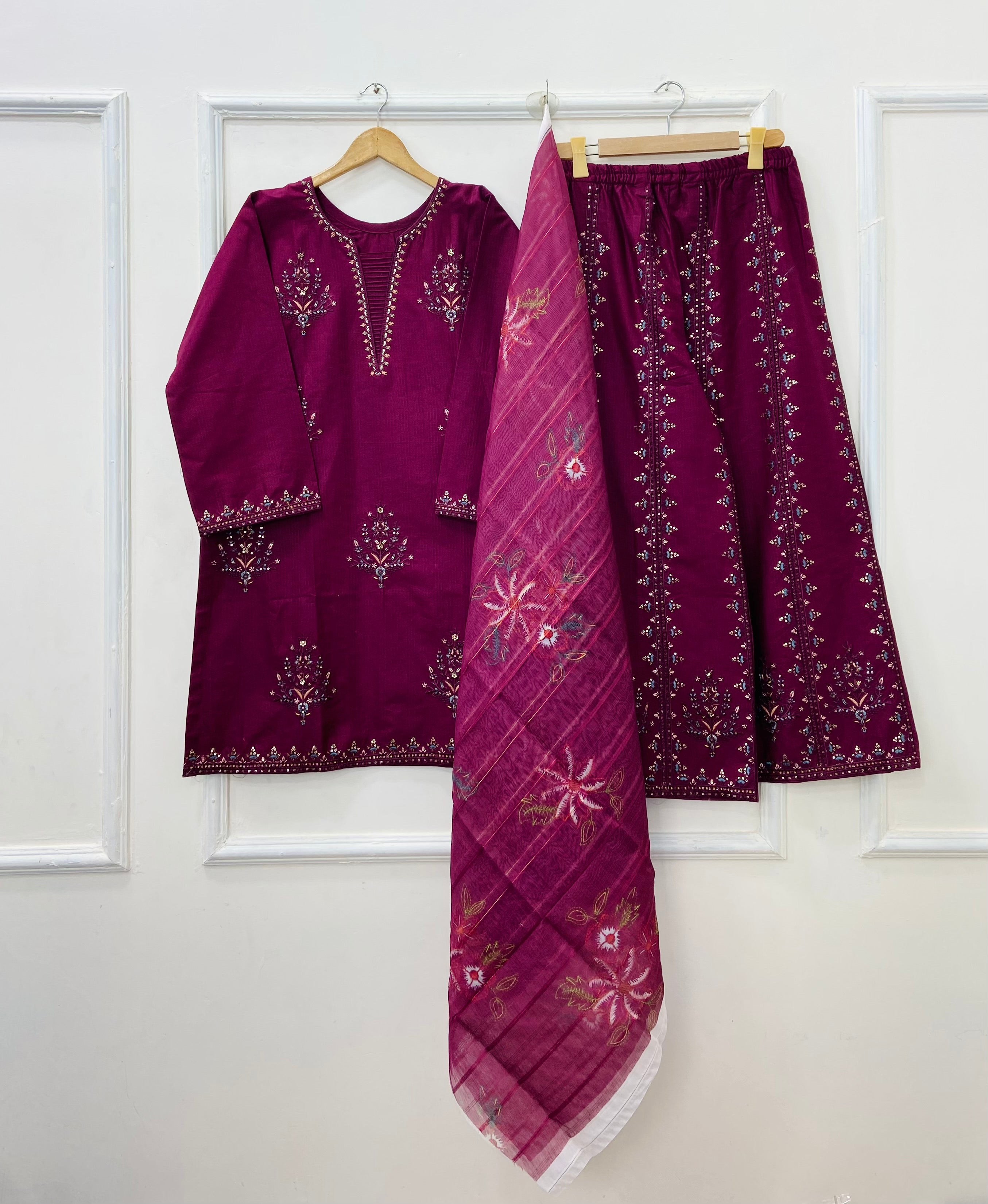 Heavily Eid Embroidered 3PC (Premium Cotton) D-451