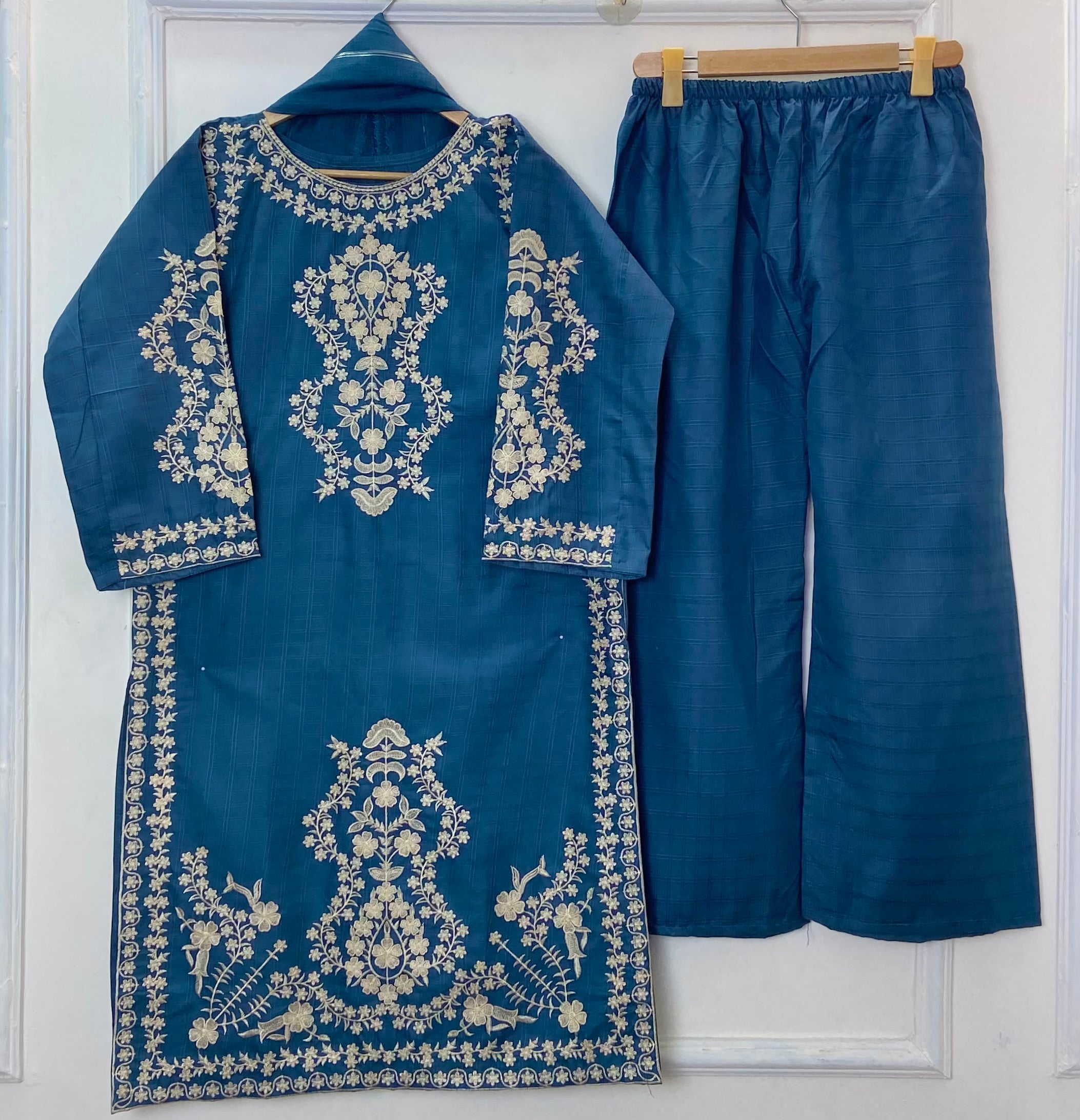 Heavenly Embroidered 3PC (Premium Cotton) D-352