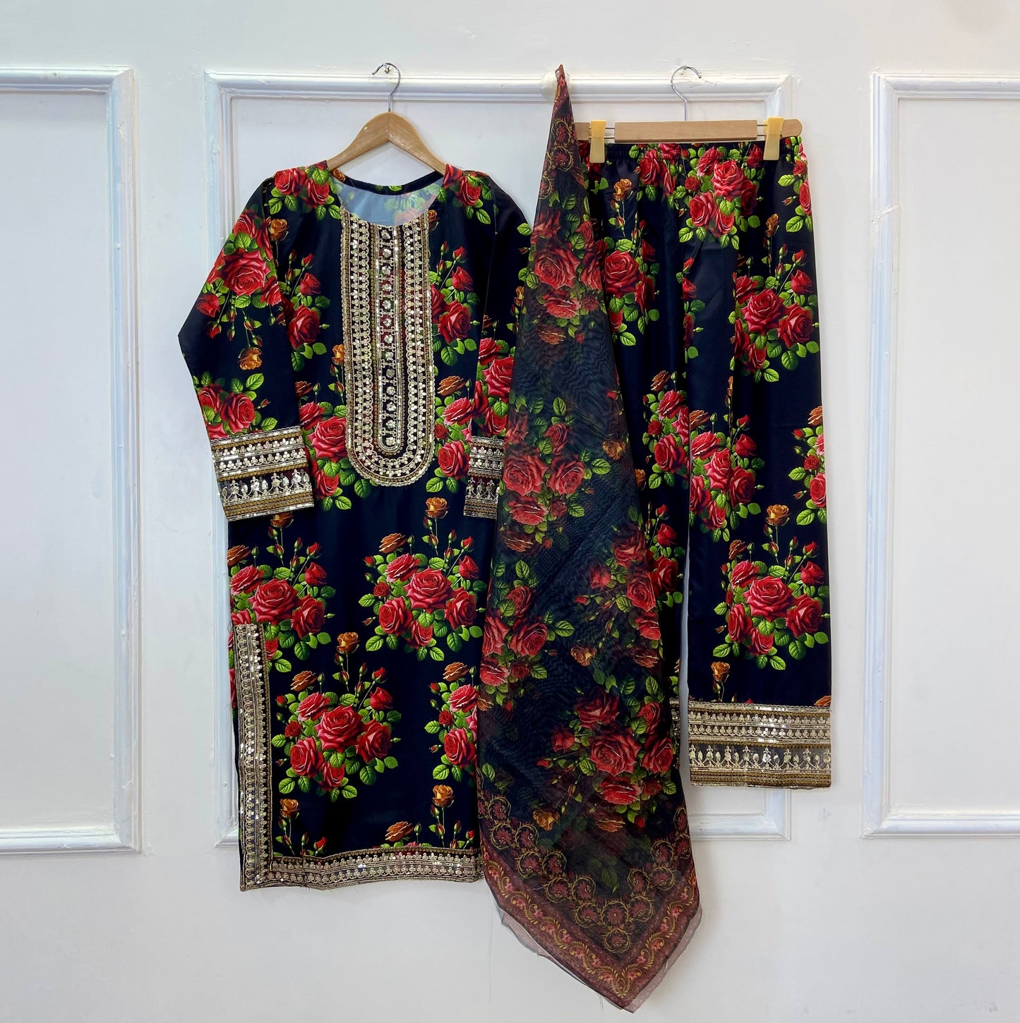 Gulnar Silk Sequins 3PC (Silk) D-251