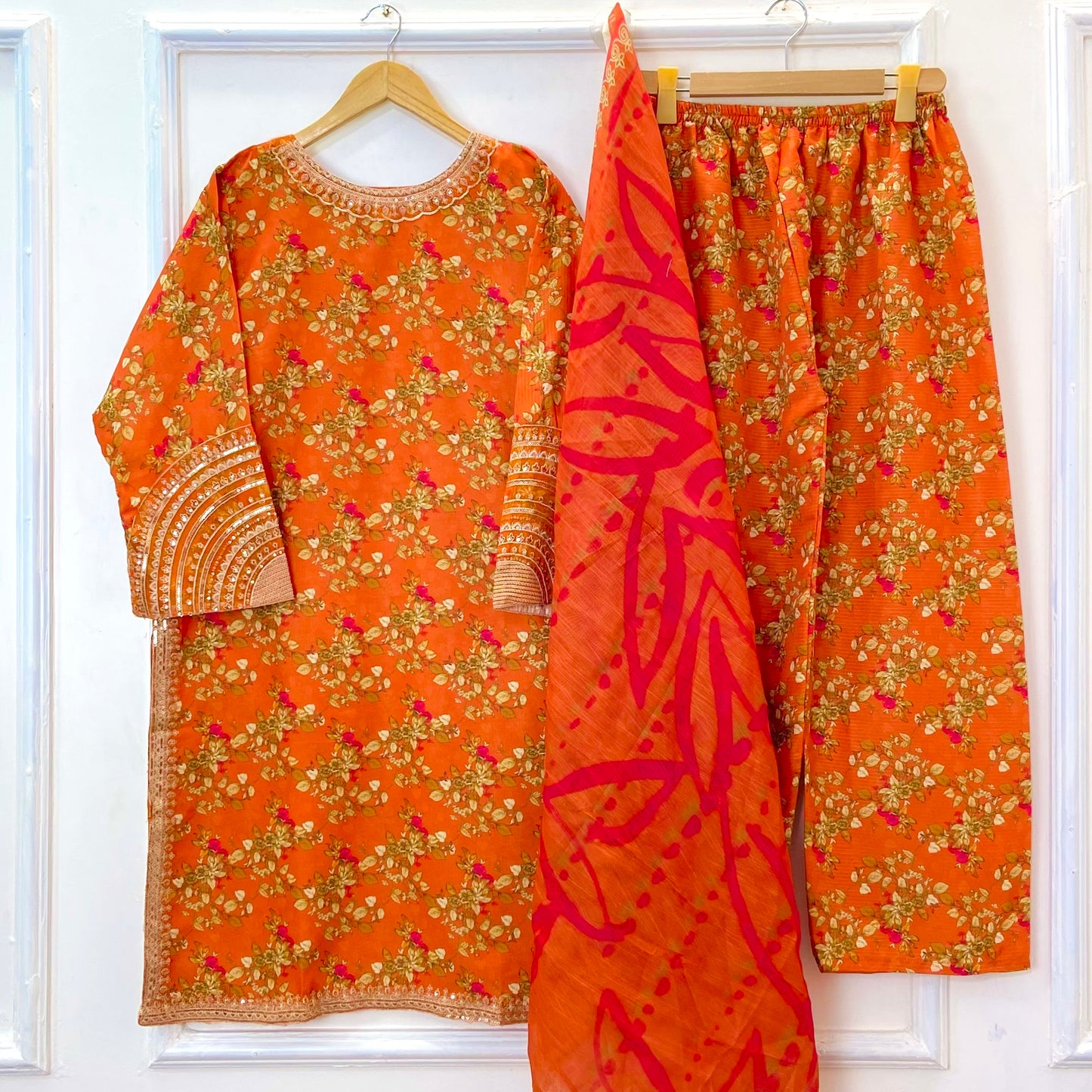 Emerald Embroidered 3PC (Bana Dora Silk) D-370