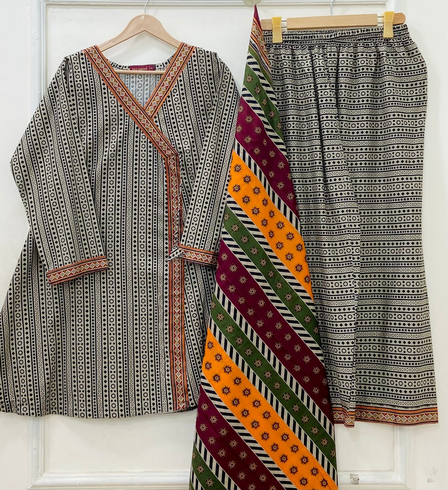 Short Frocks | 3PC Binsaeed Lawn D-670