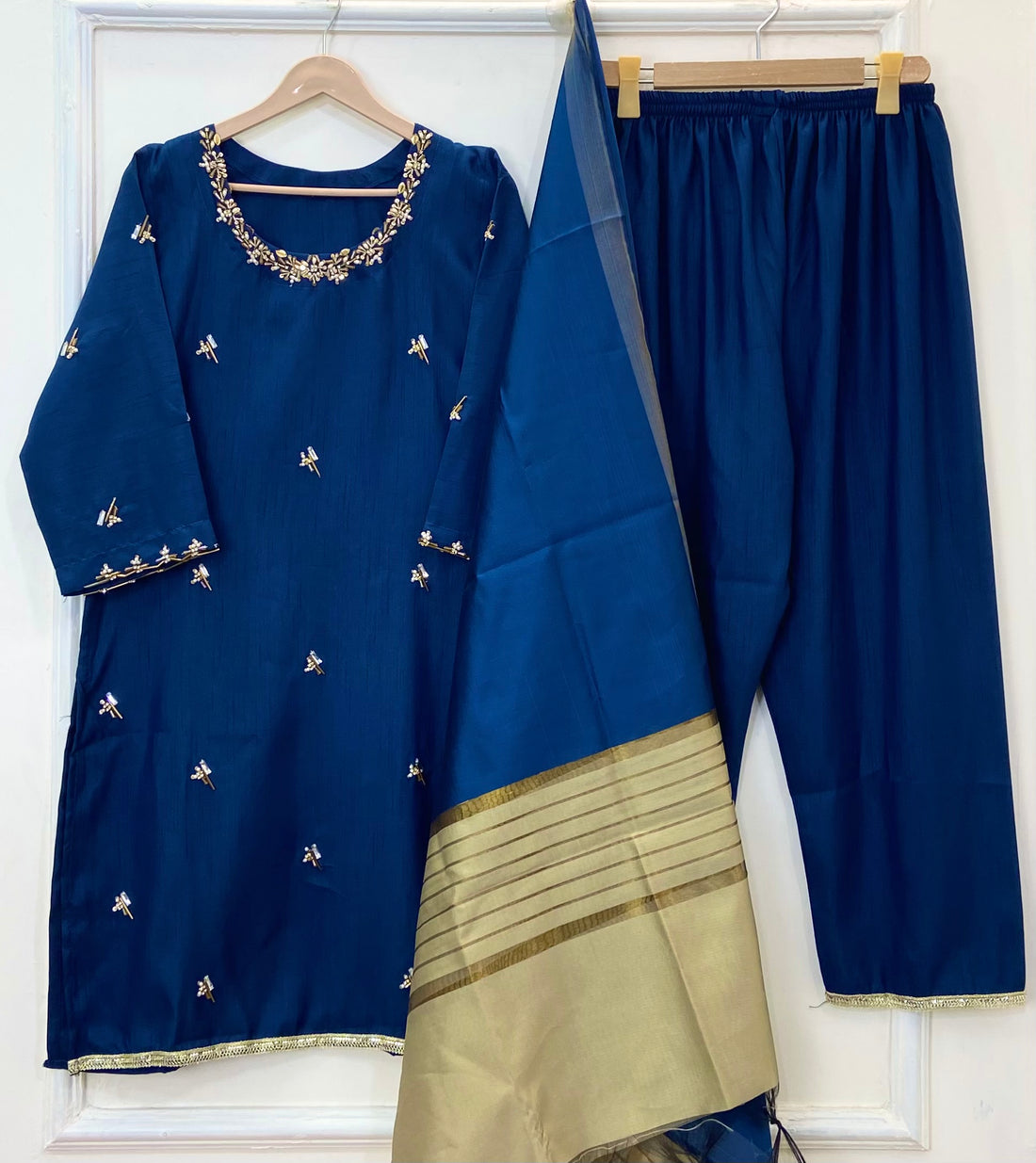 Royale Handcrafted Series: 3PC (Raw Silk) D-250