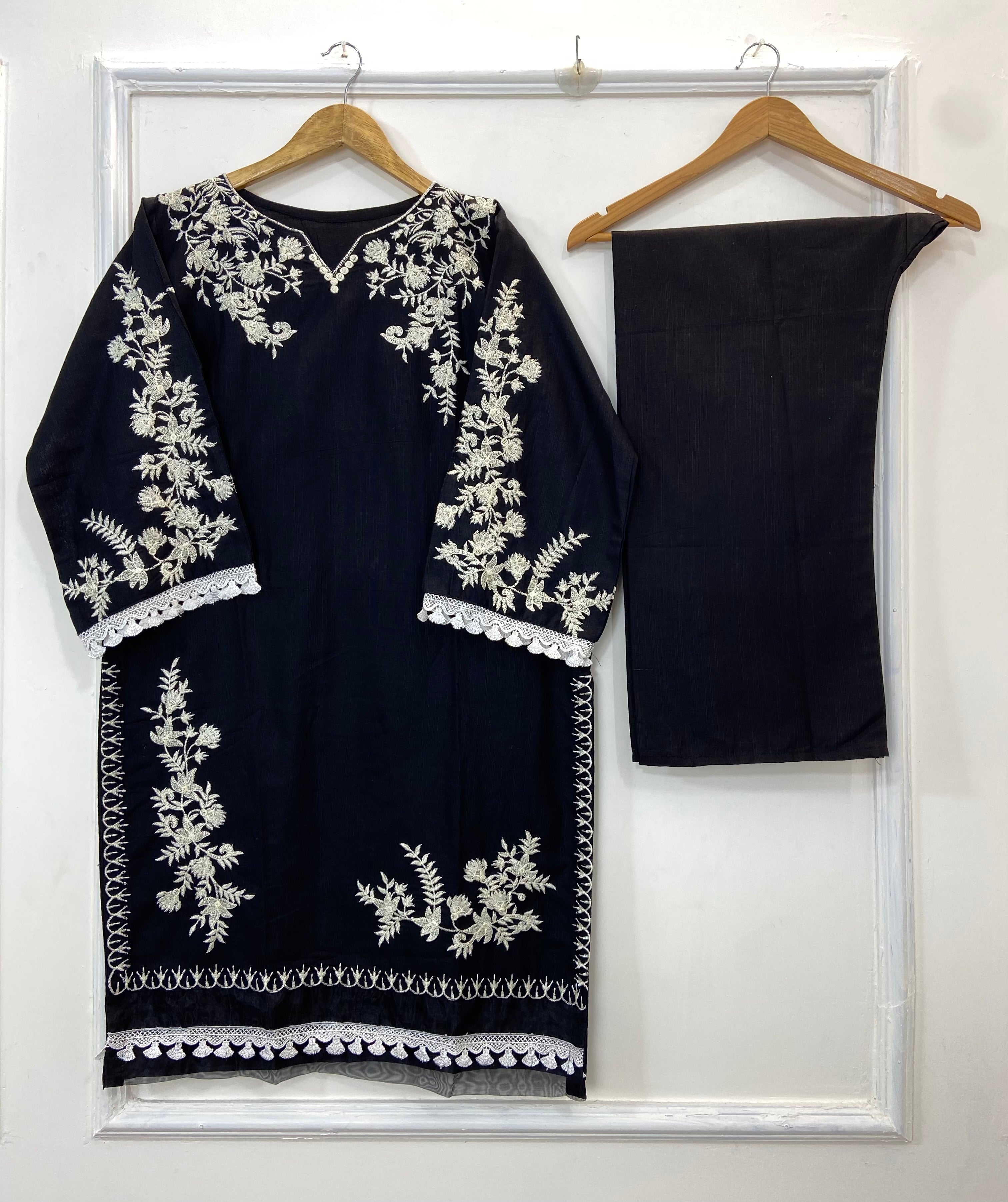 Jall Embroidered Fantasy 2PC (Khaddar) D-171
