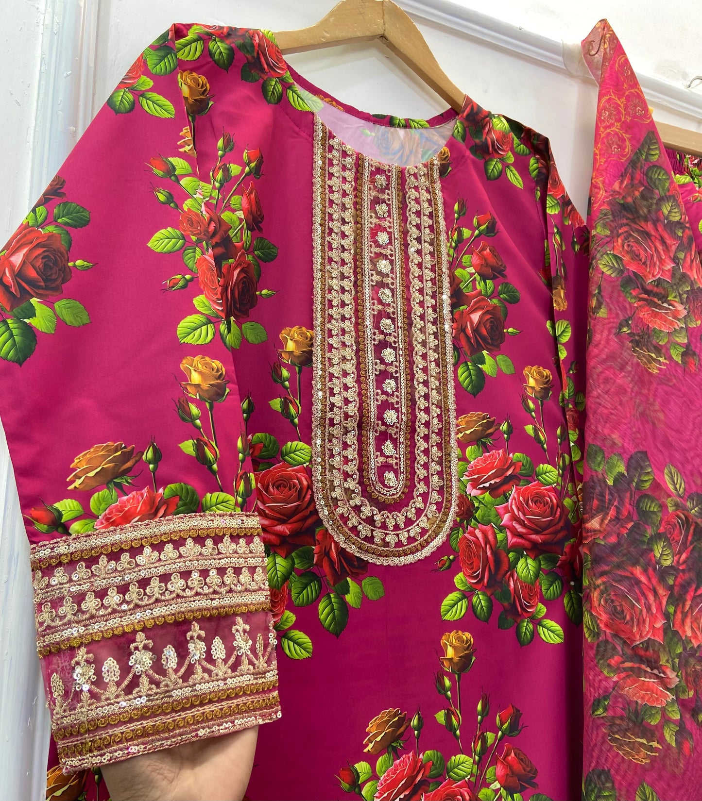 Gulnar Silk Sequins 3PC (Silk) D-251