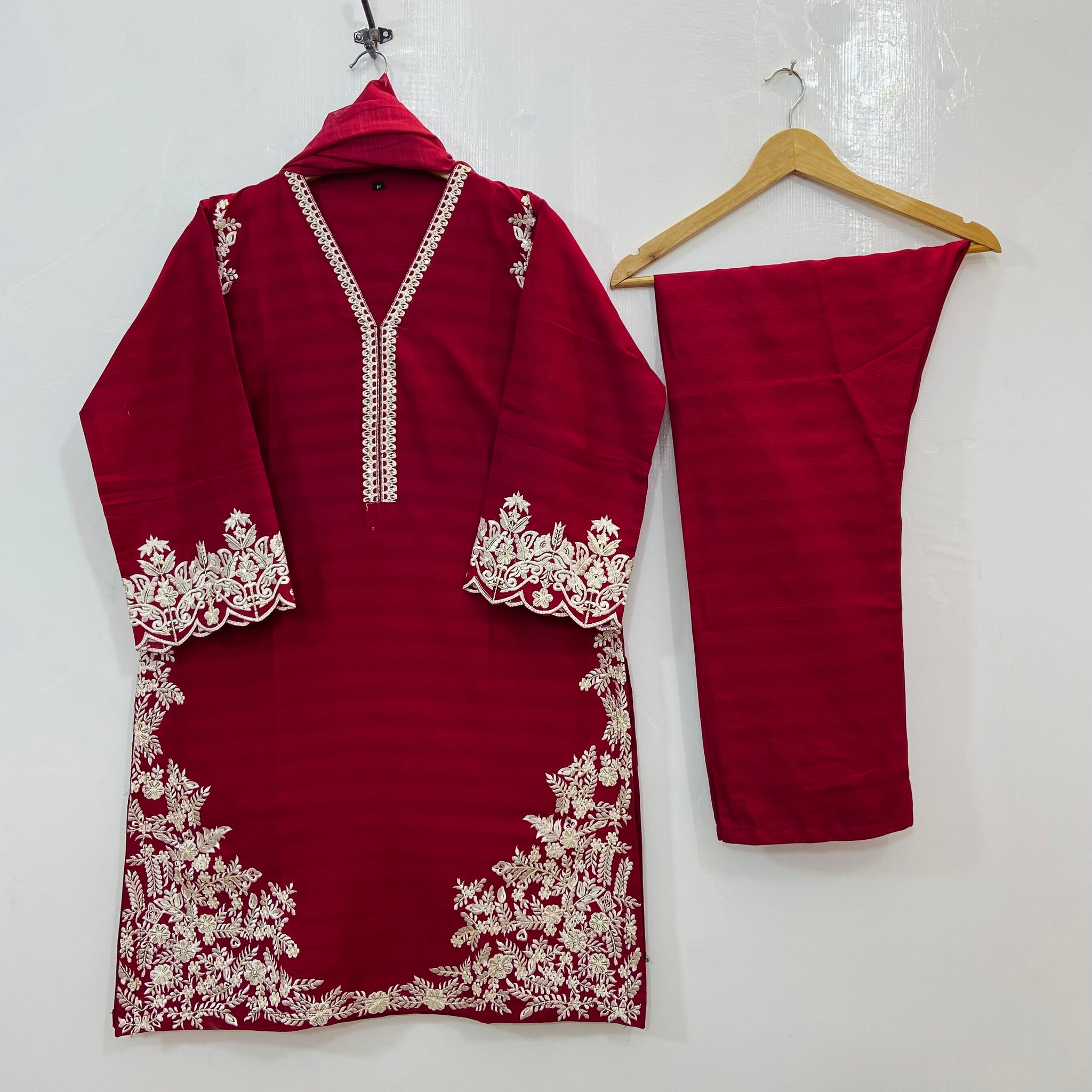 Floral Embroidered Bunch 3PC (Khaddar) D-130