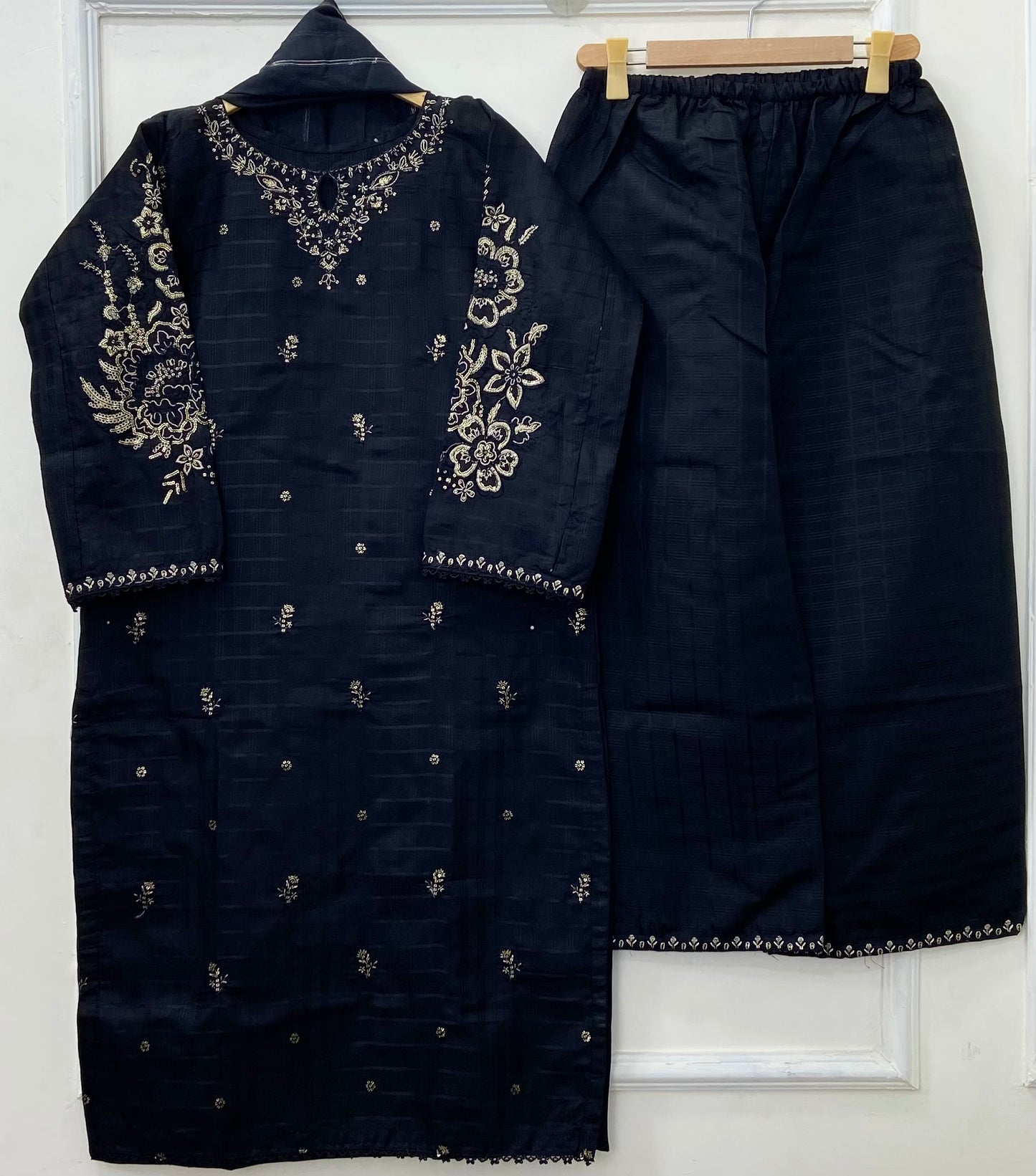 Eid Edit: Embroidered 3PC (Premium Cotton) D-440