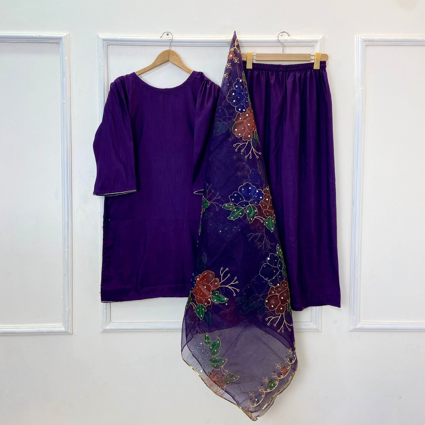 Hand-Painted Diva Beauty 3PC (Raw Silk) D-354