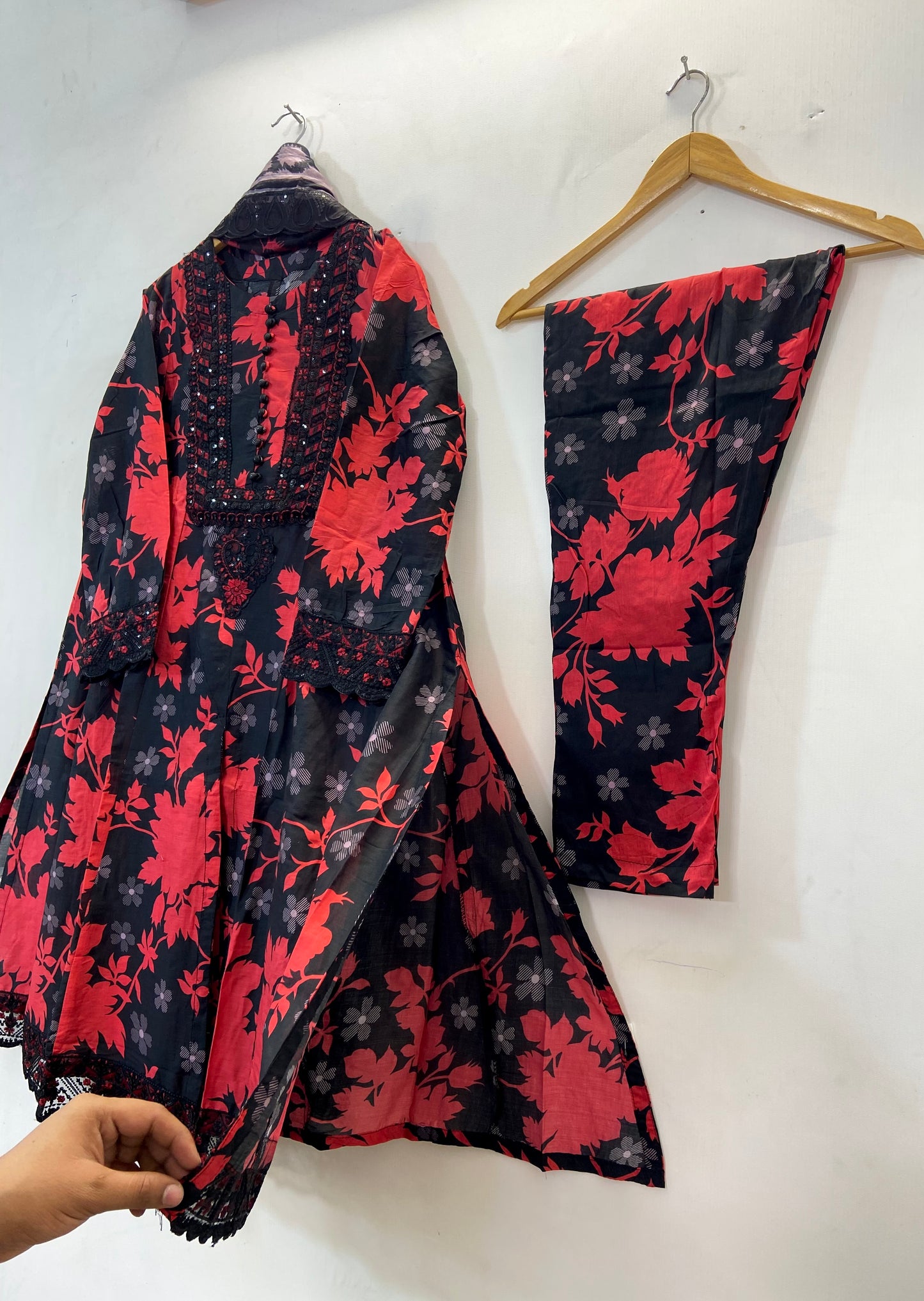 Luxe Sequins Red 3PC (Lawn) 22