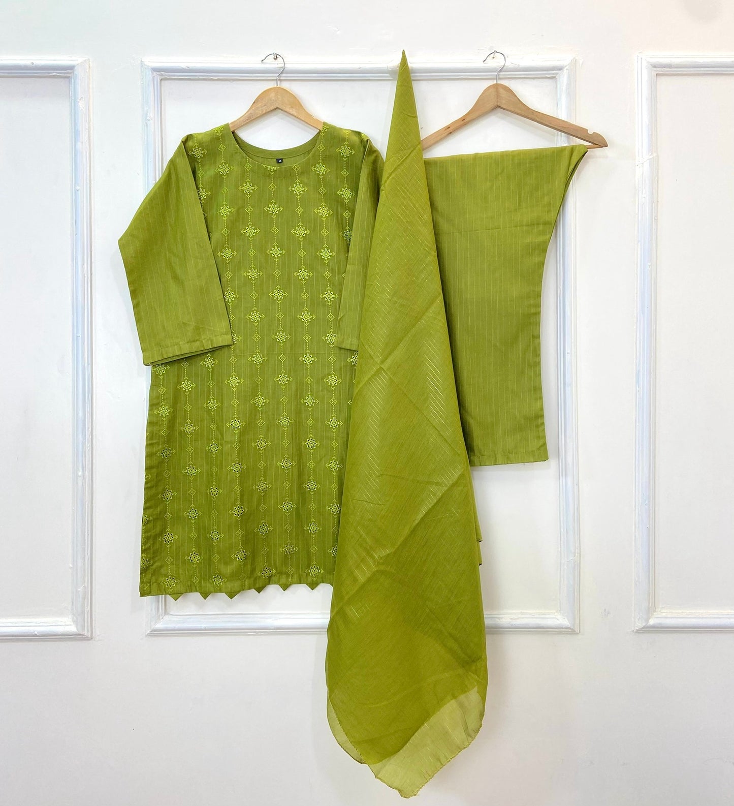 Regular Embroidered 3PC (Khaddar) D-217