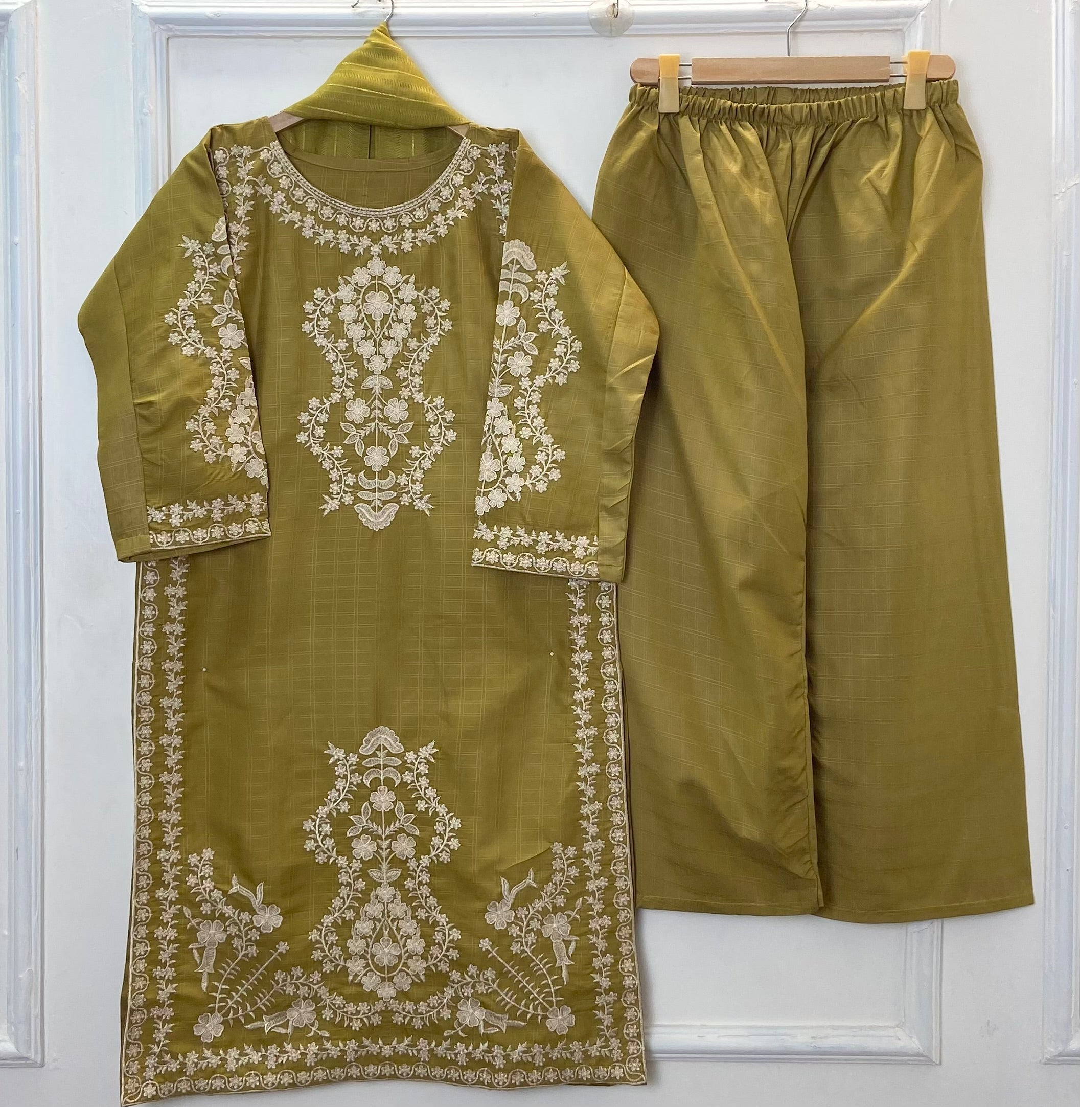 Heavenly Embroidered 3PC (Premium Cotton) D-352