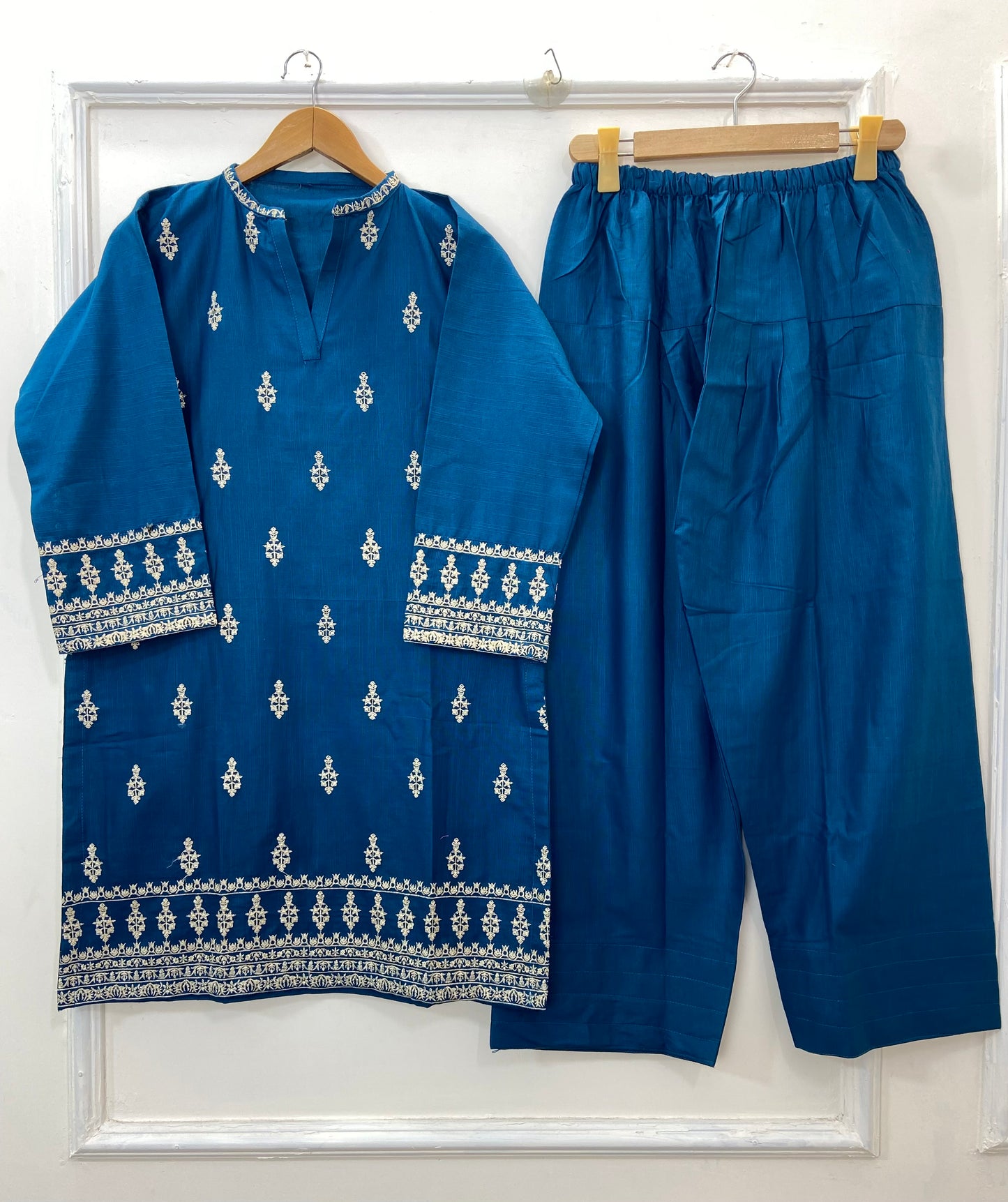 Farshi Shalwar Splendor 2PC (Khaddar)  D-180