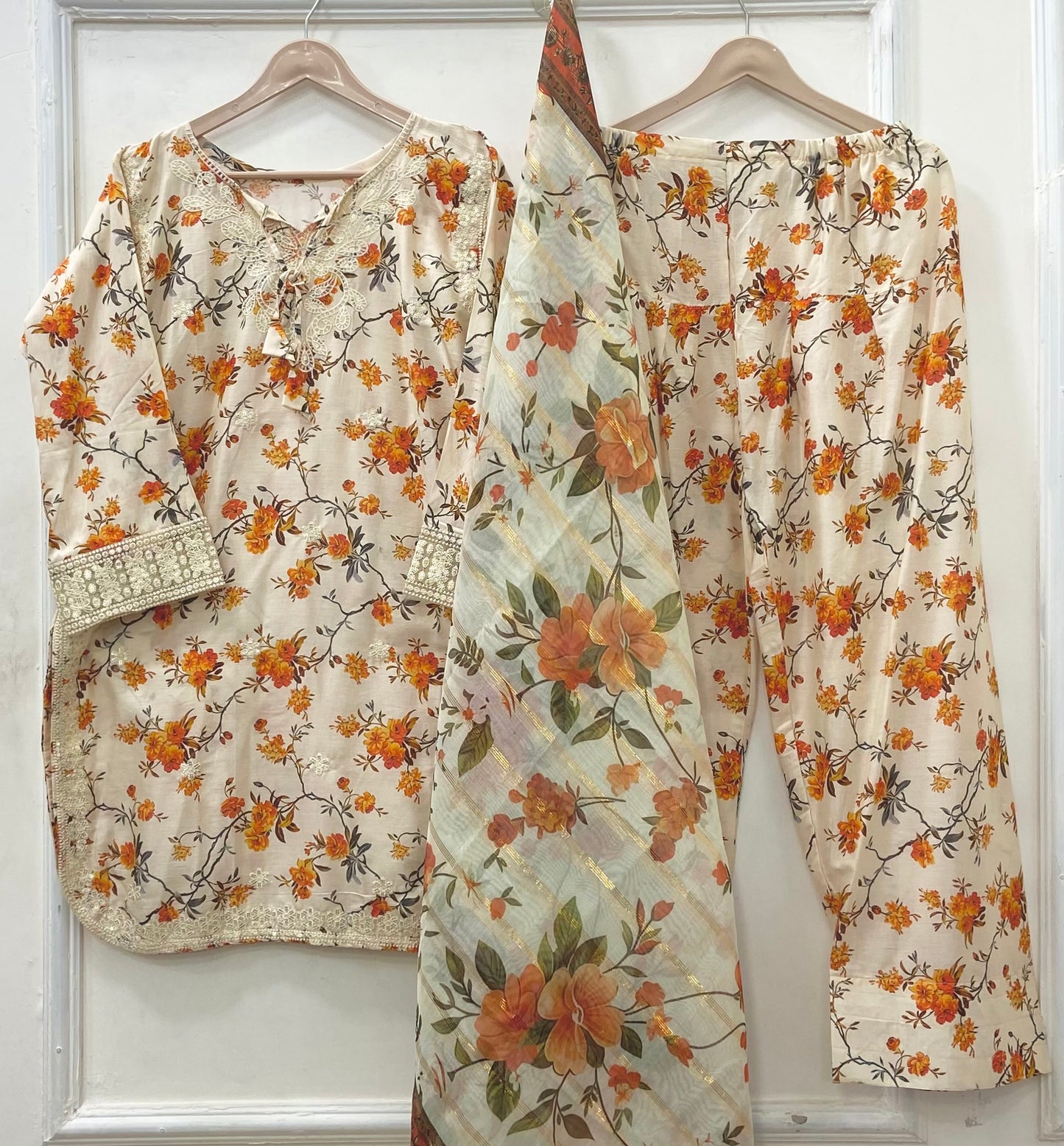 Summer Splash | Farshi Lawn D-645