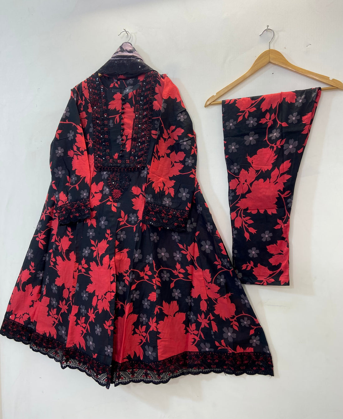 Luxe Sequins Red 3PC (Lawn) 22