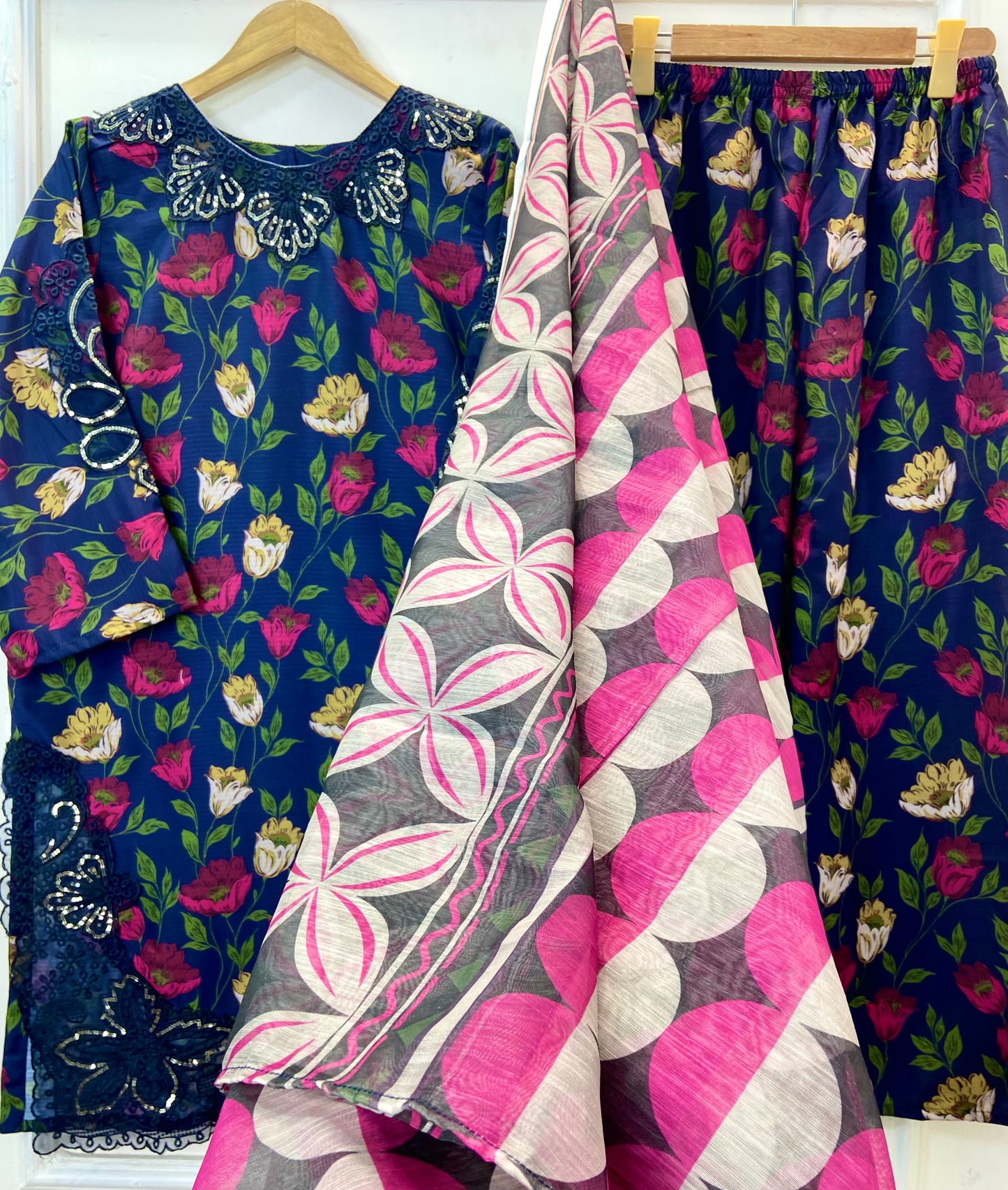 Sparkling Blossom 3PC (Bana Dora Silk) D-283