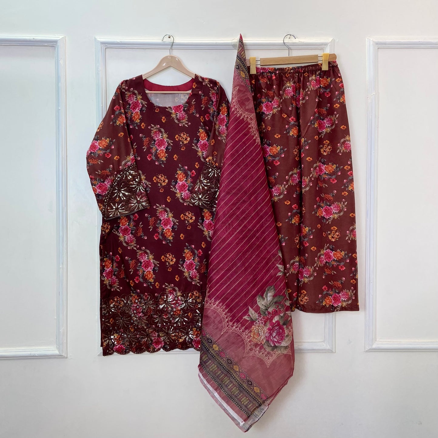 Sequins Embroidered Series: 3PC (Bana Dora Silk) D-364