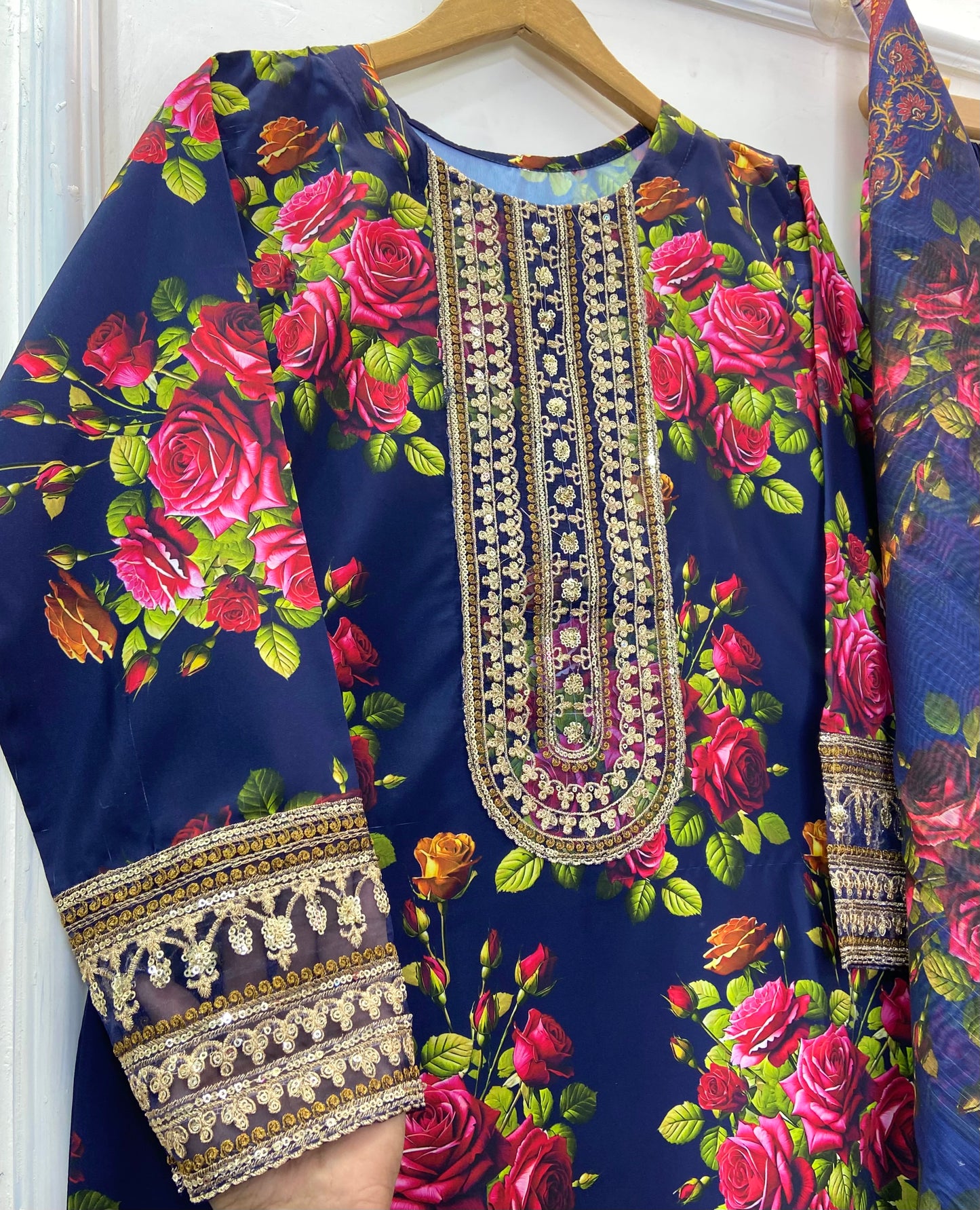 Gulnar Silk Sequins 3PC (Silk) D-251