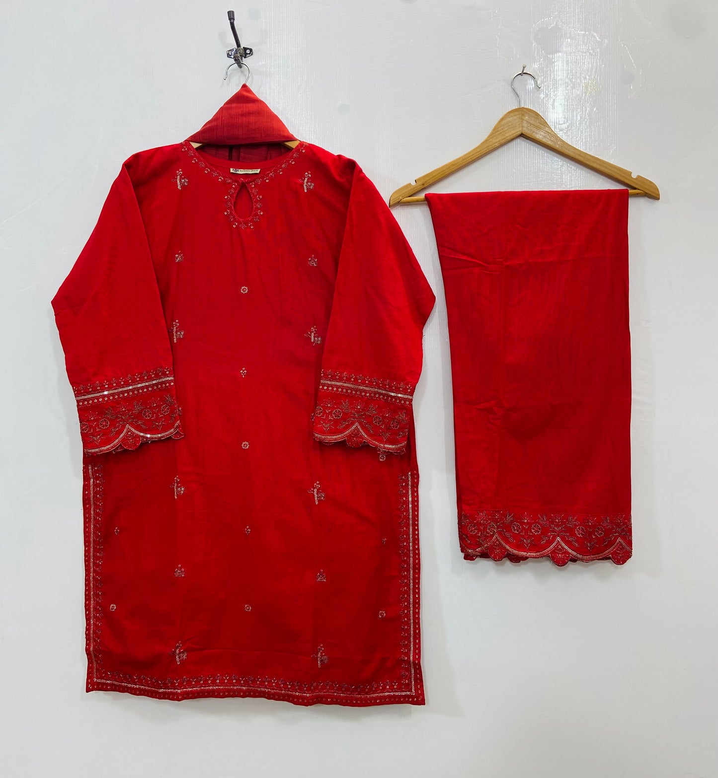 Embellished Beauty 3PC (Khaddar) D-127