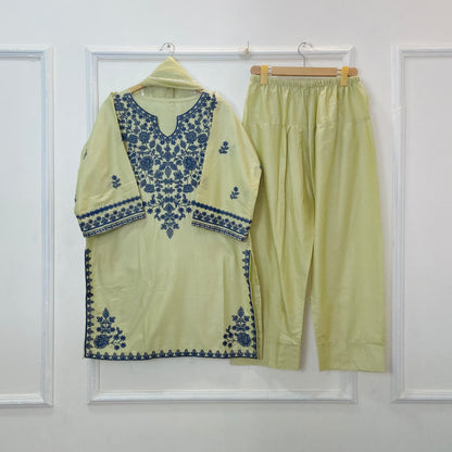 Floral Bunch Embroidered 3PC (Premium Cotton) D-371