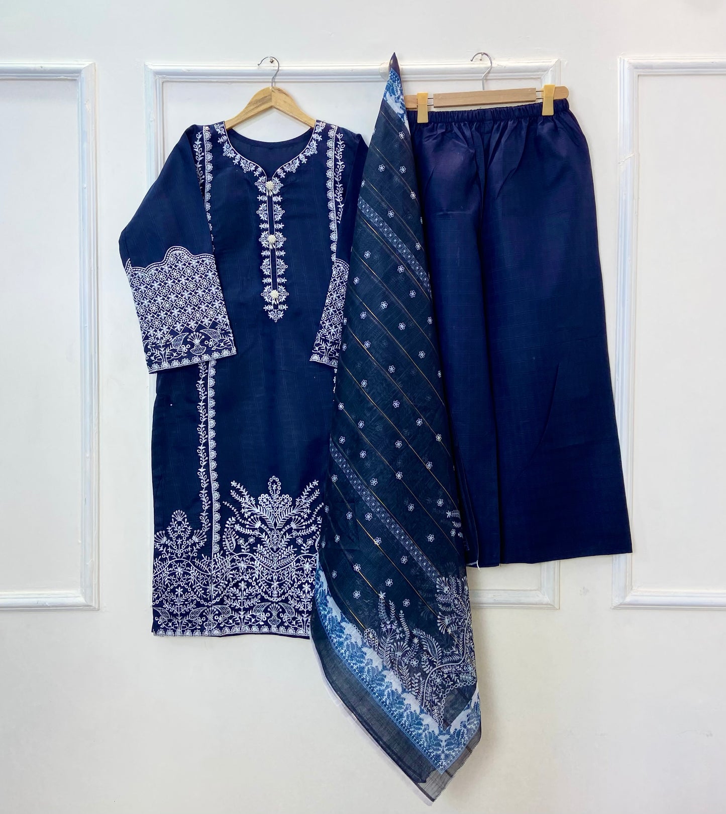 Long-Length Rich Embroidered Beauty 3PC (Premium Cotton) D-335