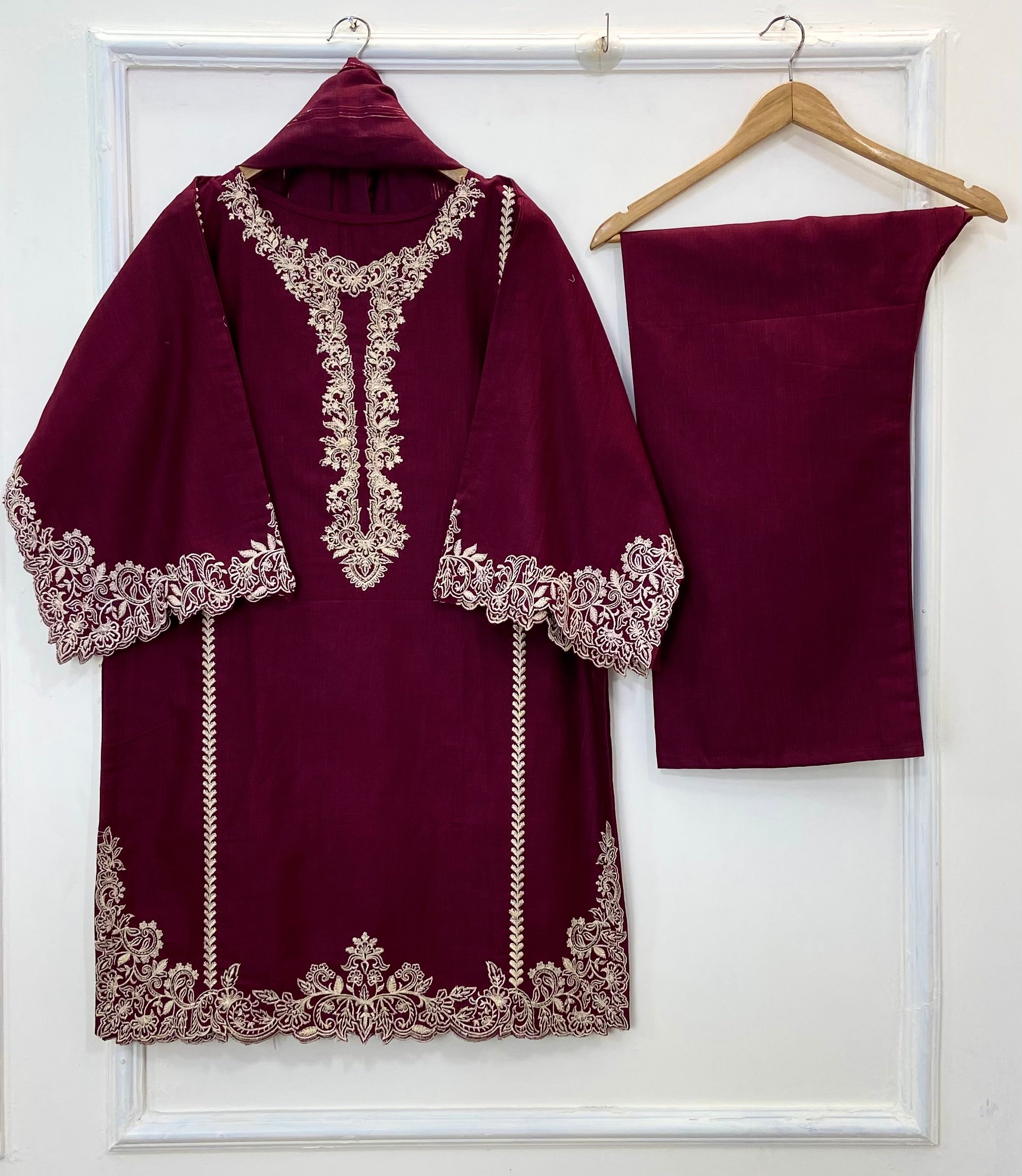 Front Back Cutwork Glam 3PC (Best Seller) (Khaddar) D-210