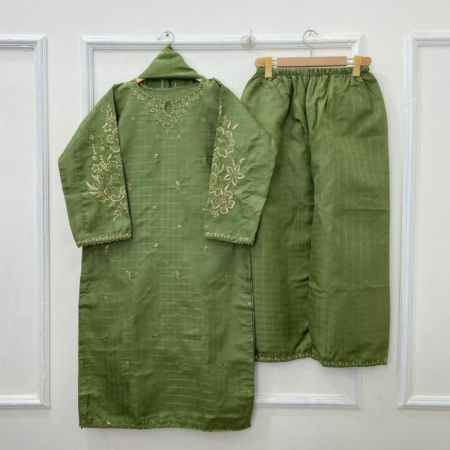Eid Edit: Embroidered 3PC (Premium Cotton) D-440