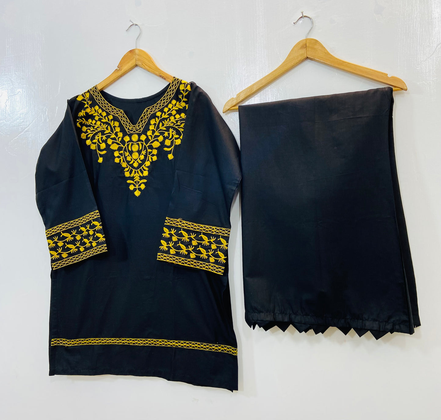 Pretty Embroidered Co-Ord Set (Cotton) D-97