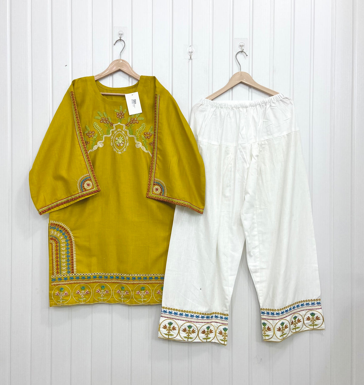 Article No: D-1150 Khaddar