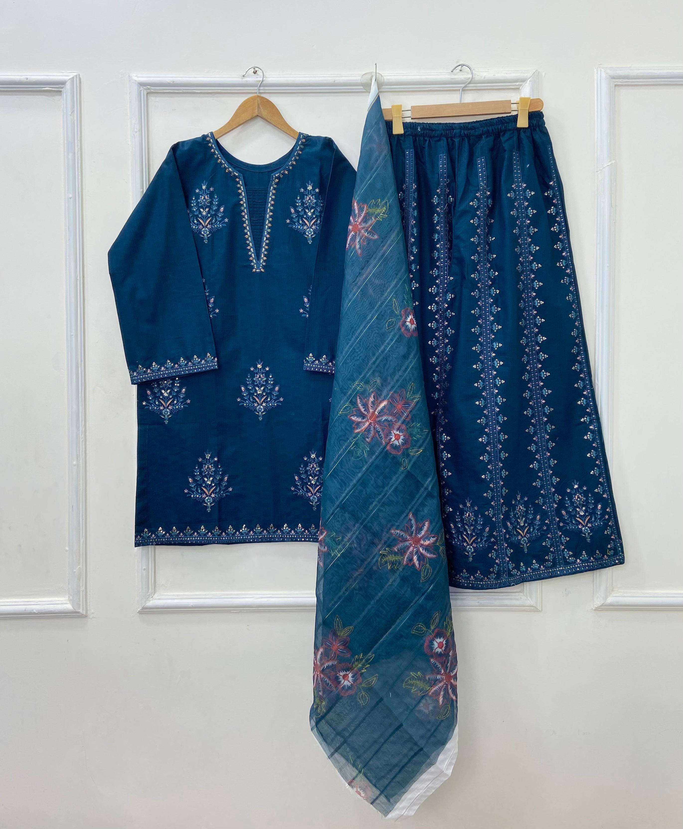 Heavily Eid Embroidered 3PC (Premium Cotton) D-451