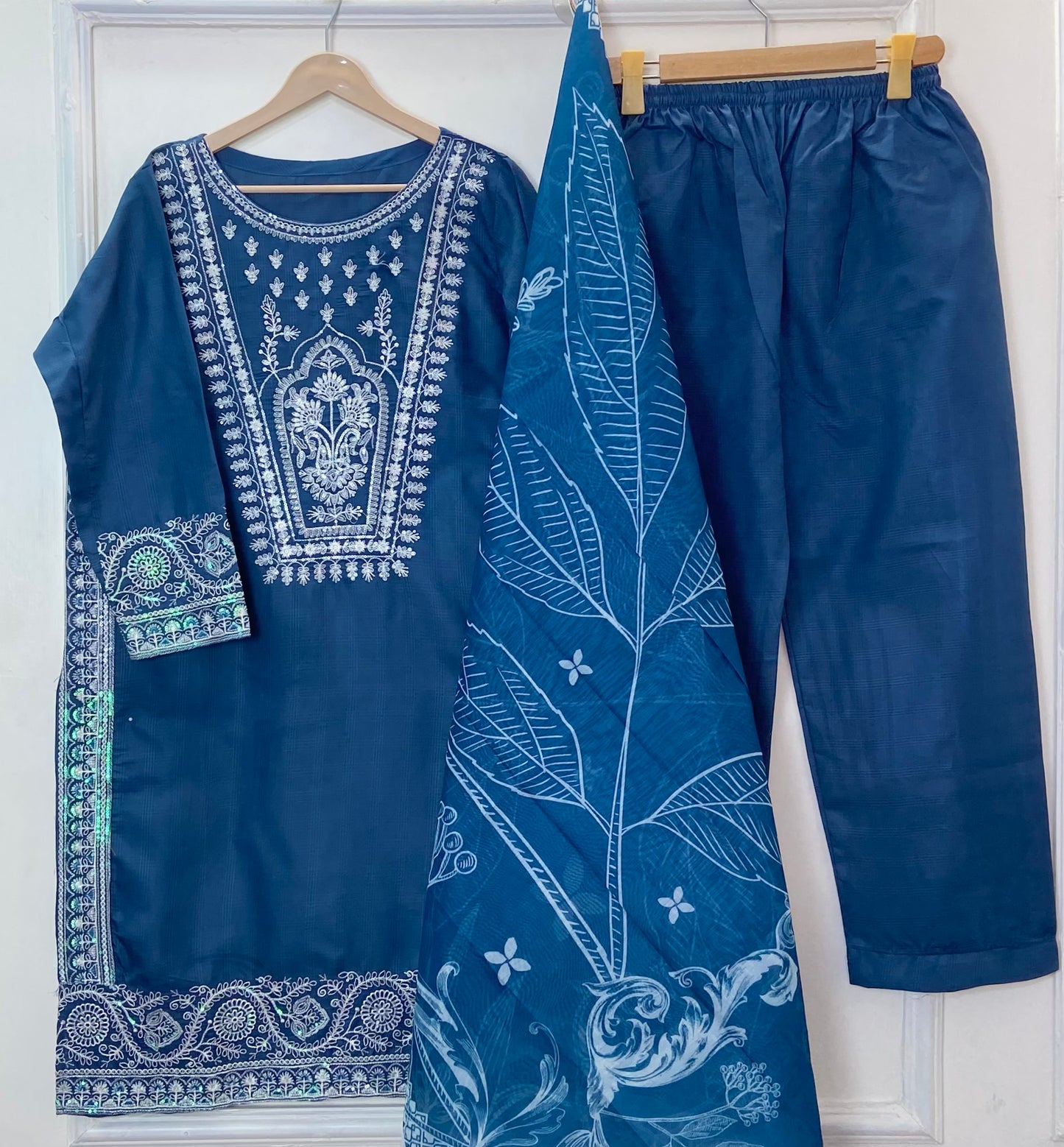 Embroidered Eid Edit: 3PC
(Premium Cotton) Hit Code D-344