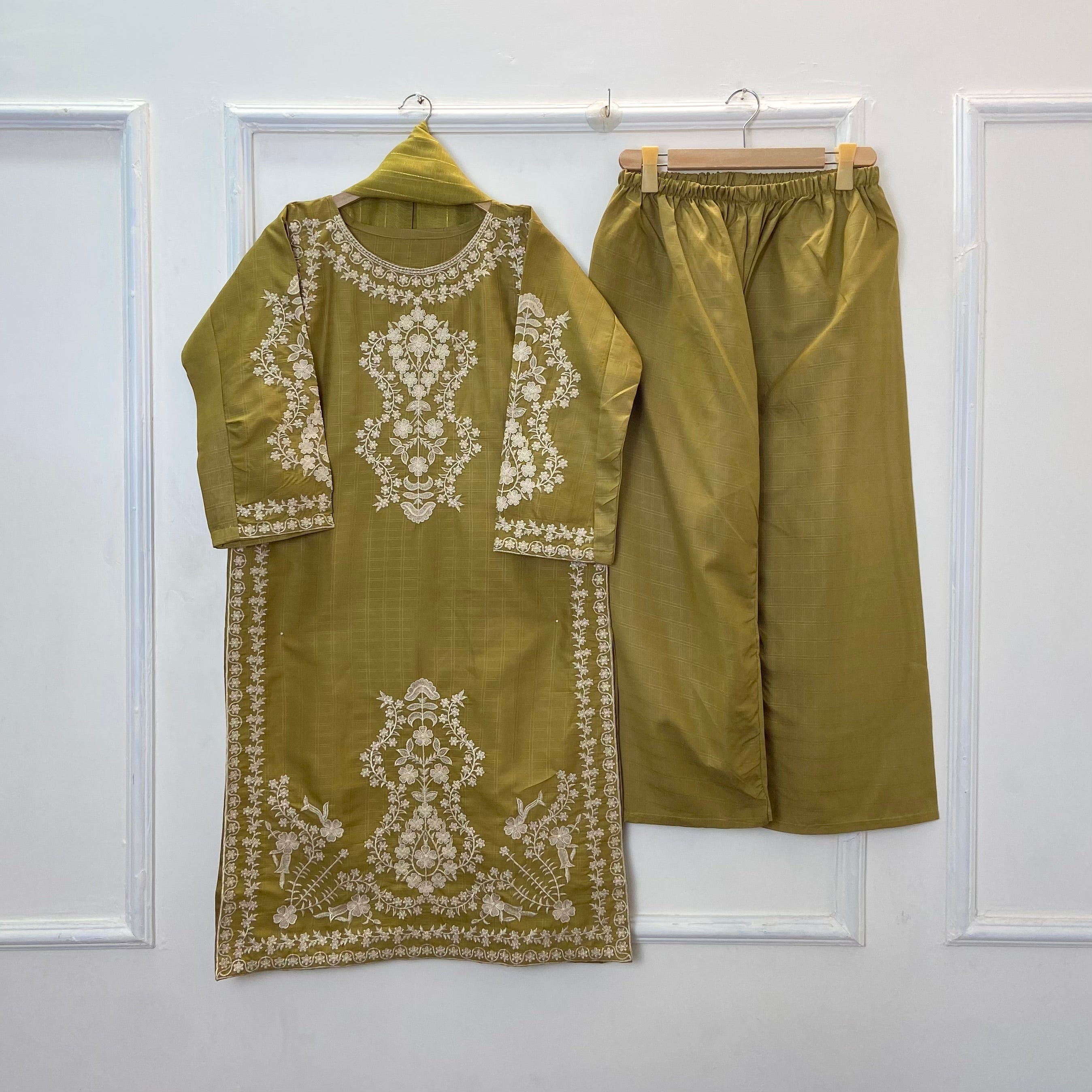 Heavenly Embroidered 3PC (Premium Cotton) D-352