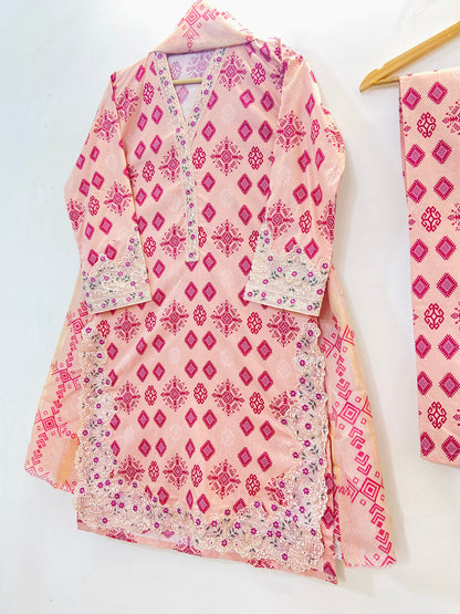 Chicken Kari Embroidered 3PC (Lawn) 15