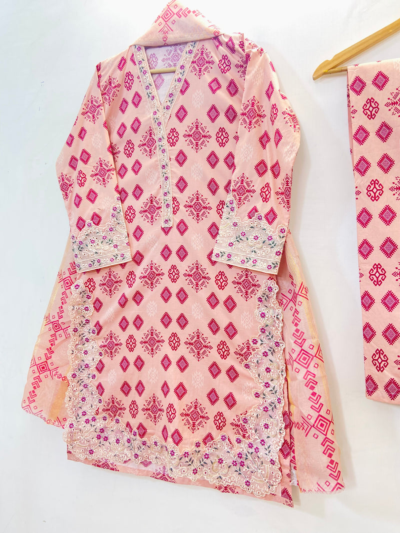 Chicken Kari Embroidered 3PC (Lawn) 15
