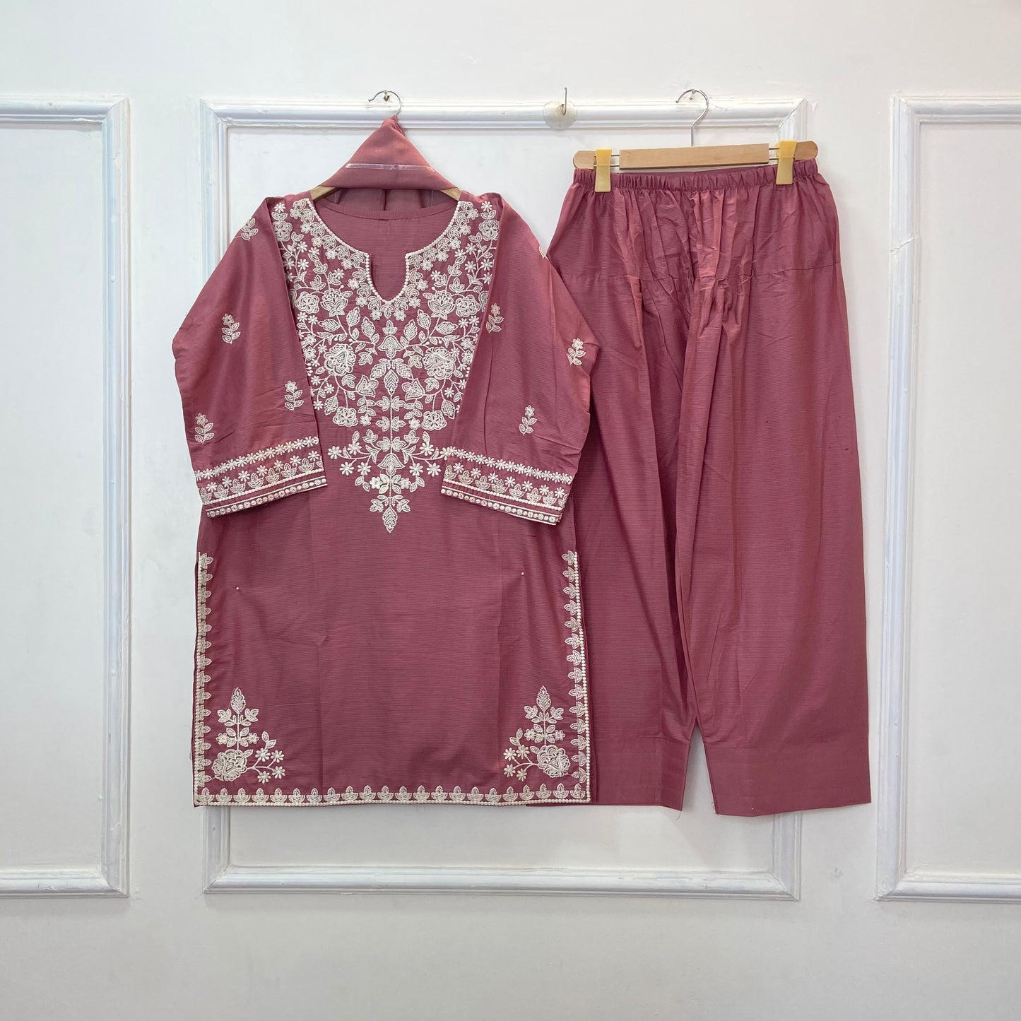 Floral Bunch Embroidered 3PC (Premium Cotton) D-371