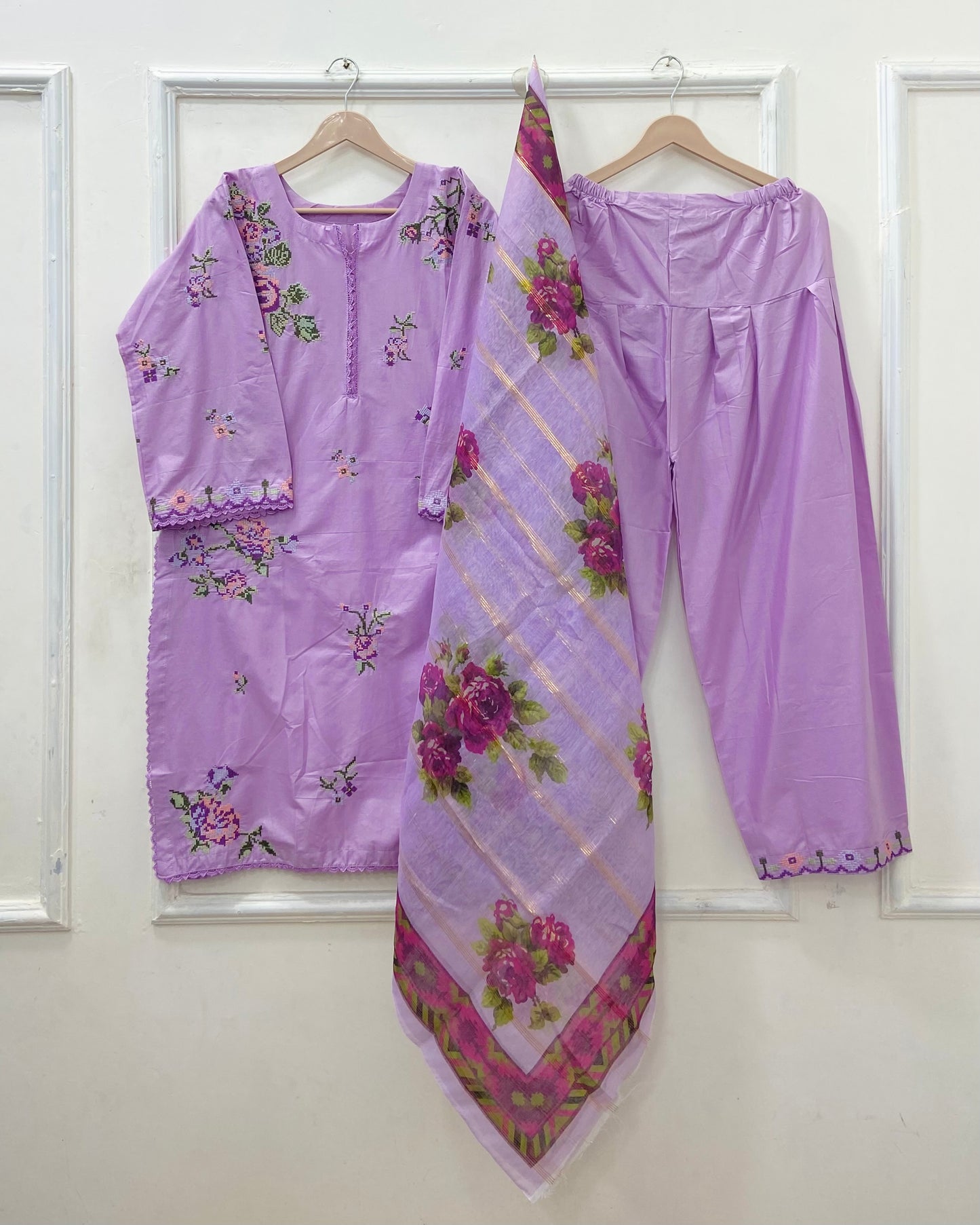 Embroidered Farshi | 3PC Cotton Lawn D-597