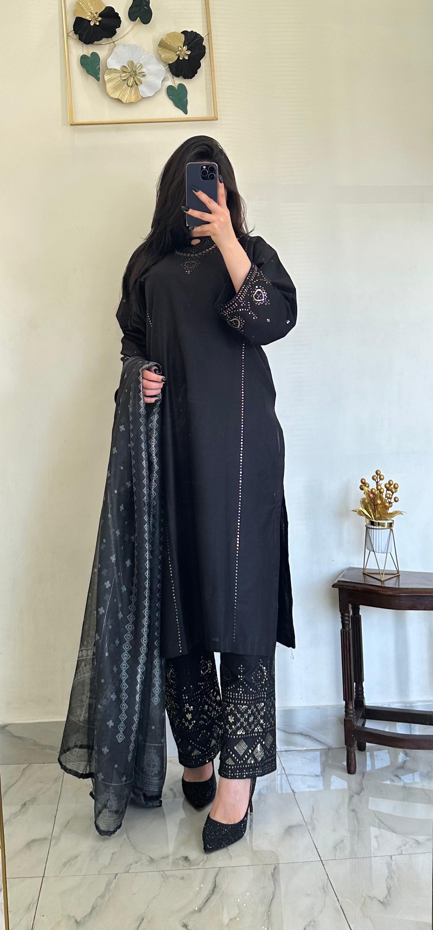 Guluna Formals Black | 3PC Lawn Cotton D-572