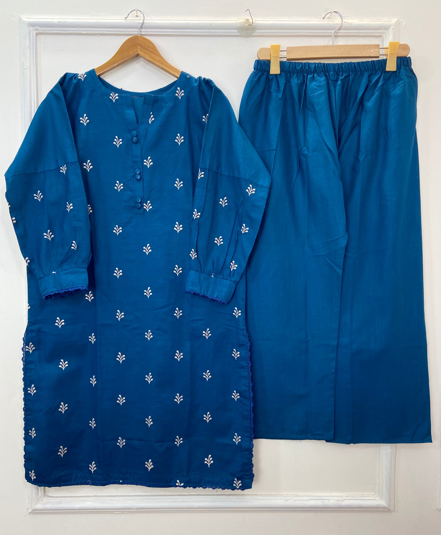 Regular Embroidered Chic 2PC (Khaddar) D-223