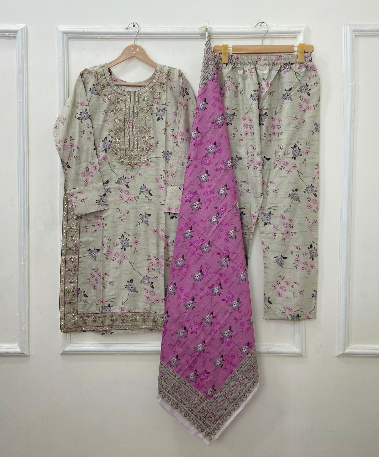 Lawn Series: 3PC (With Lawn Dupatta) D-524